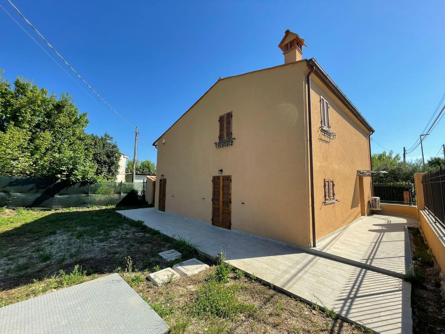 Villa con giardino a Pietrasanta