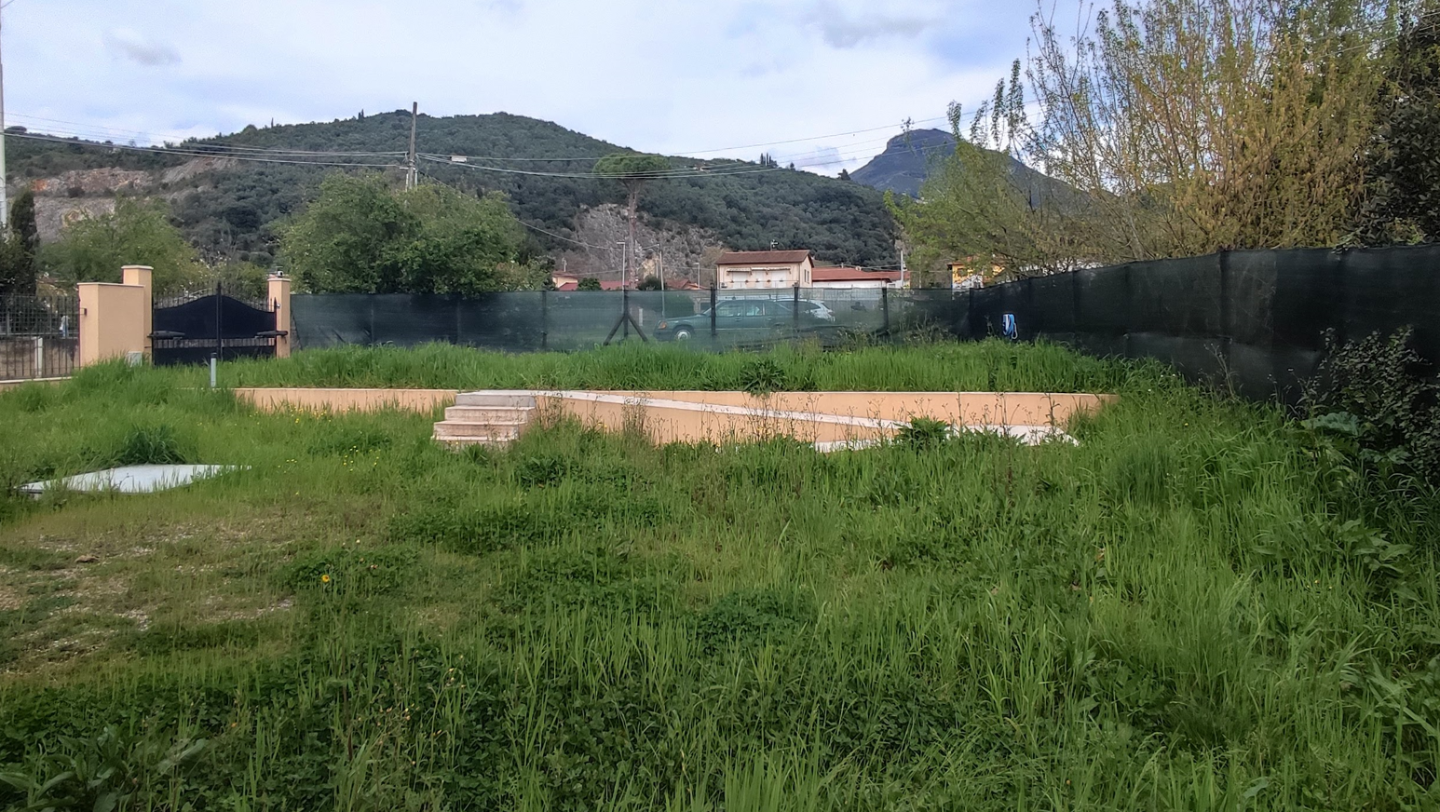 Villa con giardino a Pietrasanta