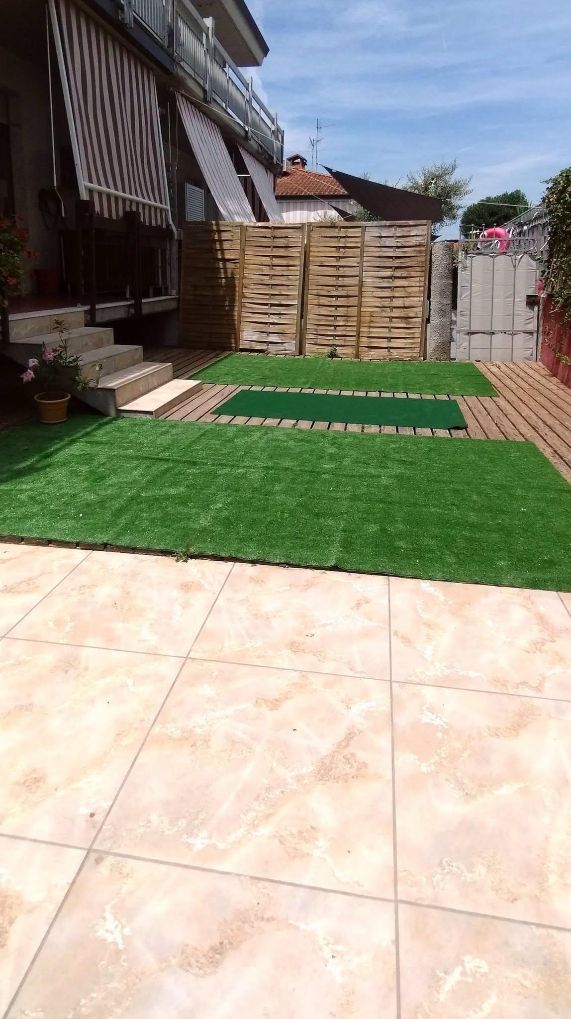 Trilocale con giardino, Massa marina di