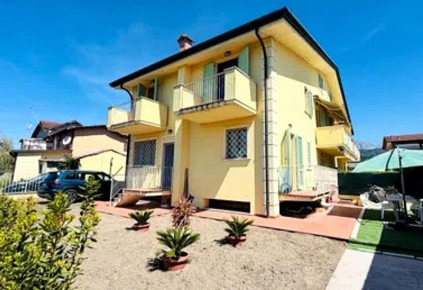 Villa con giardino, Massa partaccia