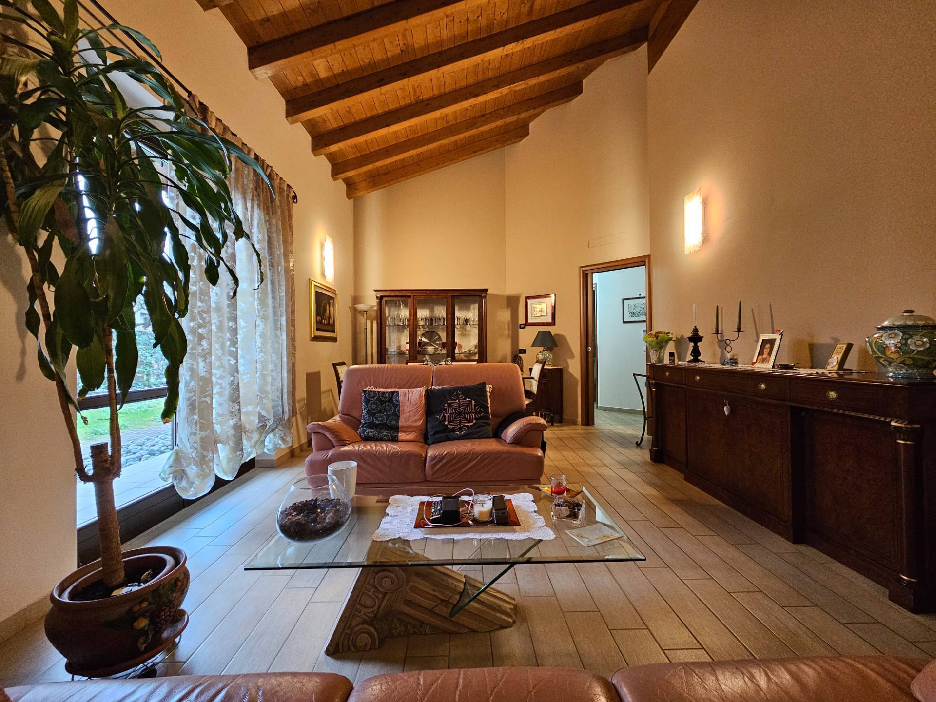 Villa in vendita a Oleggio