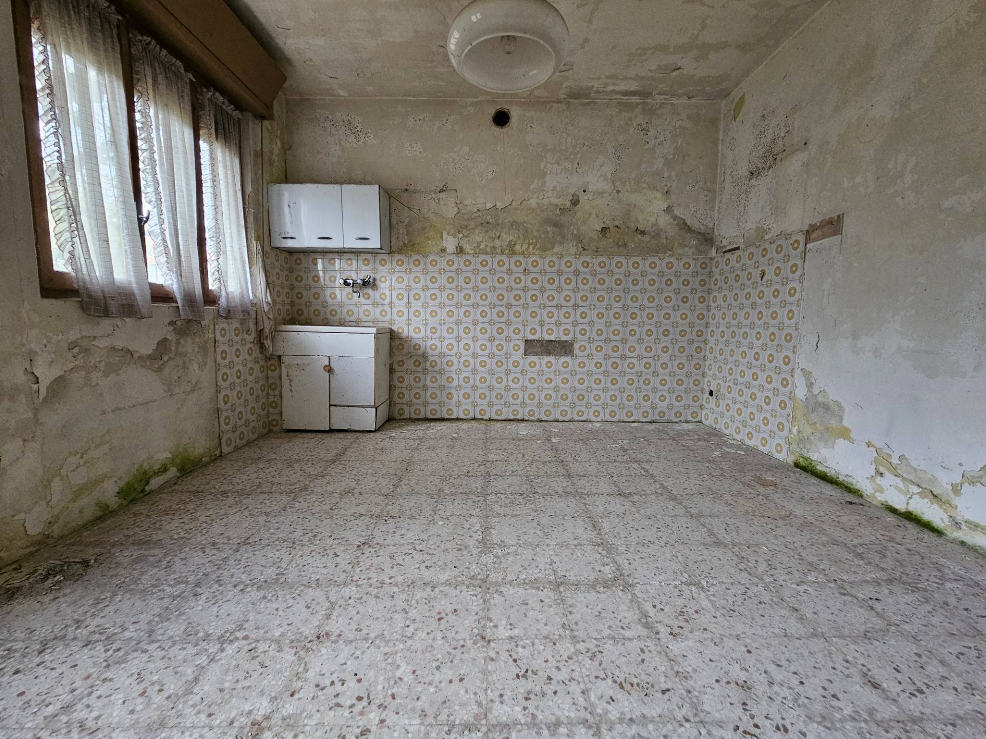 Porzione di cascina in vendita a Oleggio