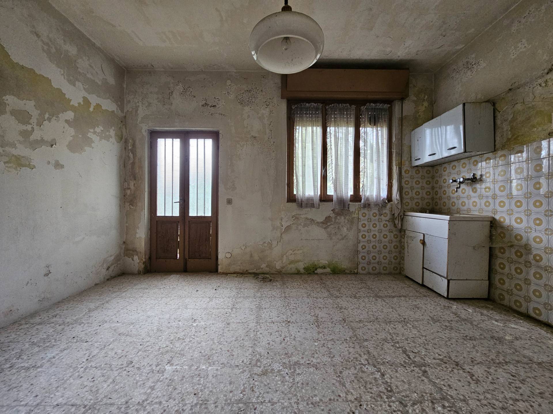 Porzione di cascina in vendita a Oleggio