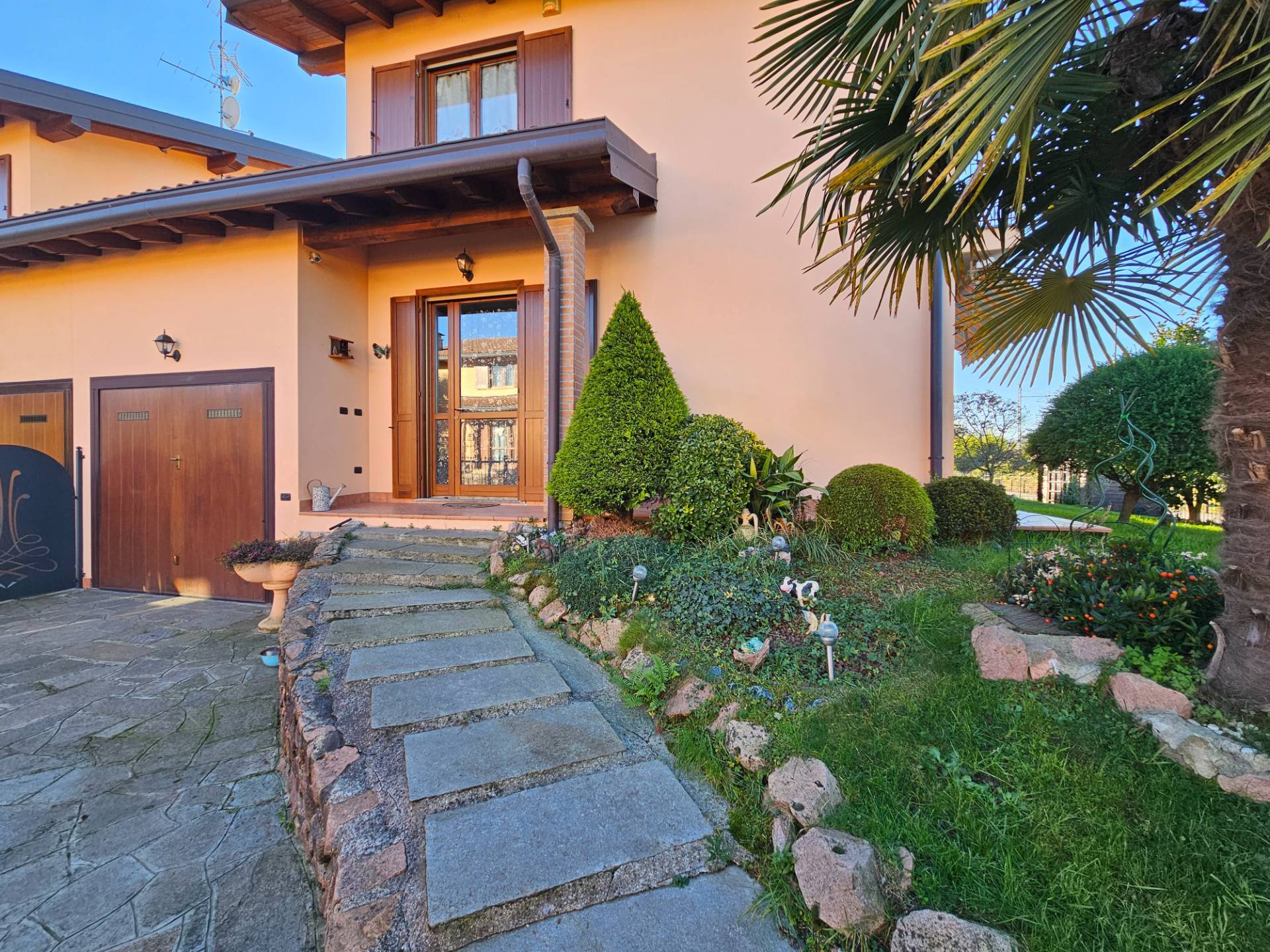 Villa bifamiliare in vendita a Marano Ticino