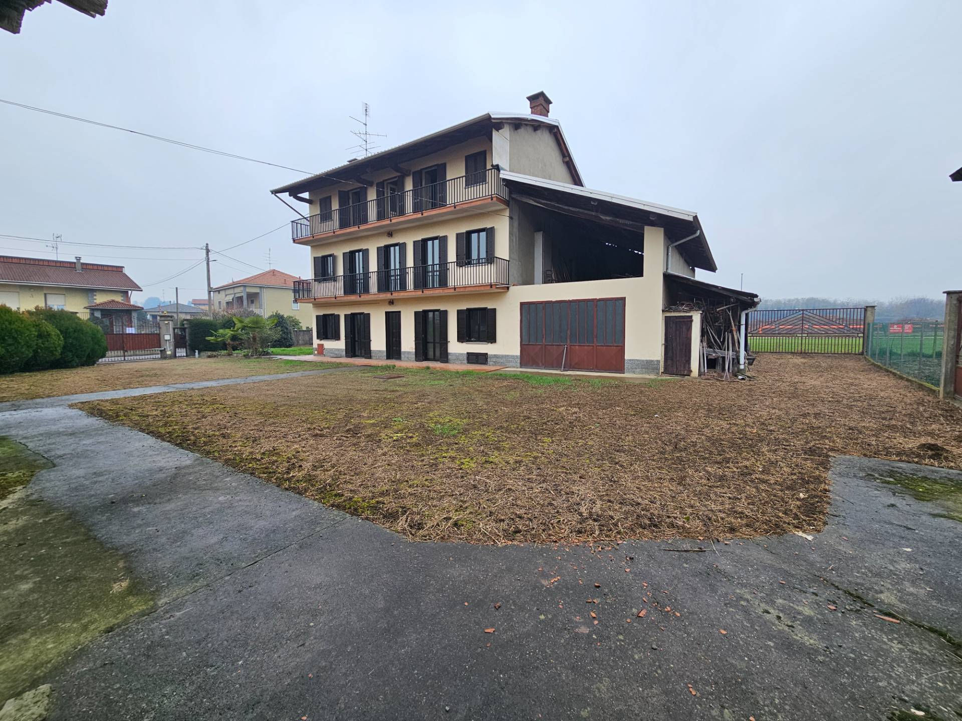 Cascina in vendita a Oleggio