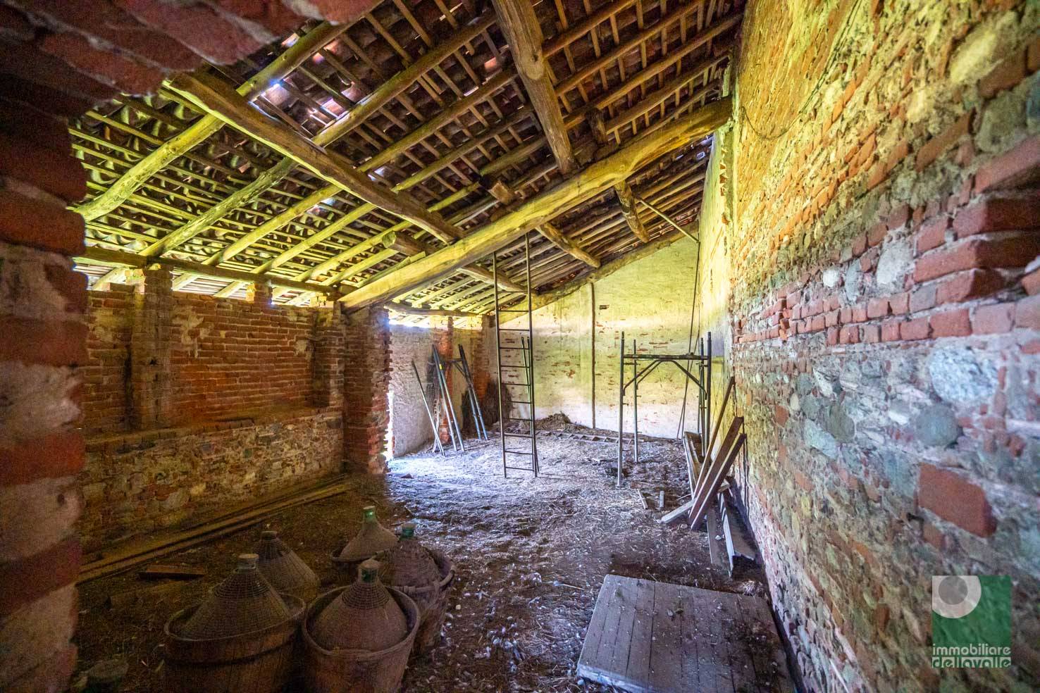 Cascina in vendita a Oleggio