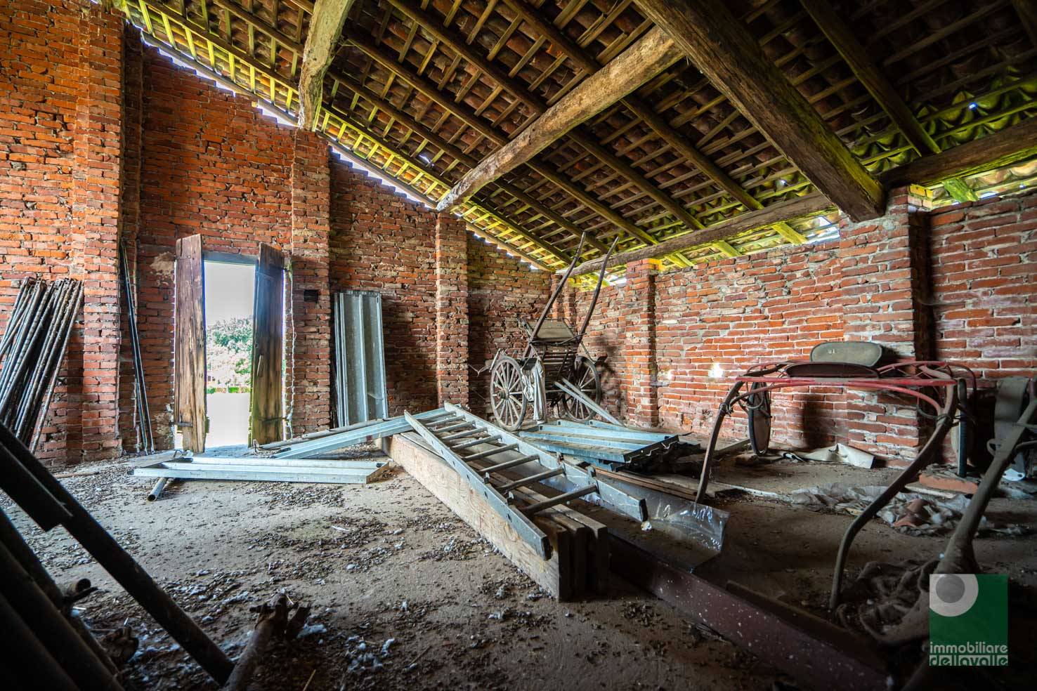 Cascina in vendita a Oleggio