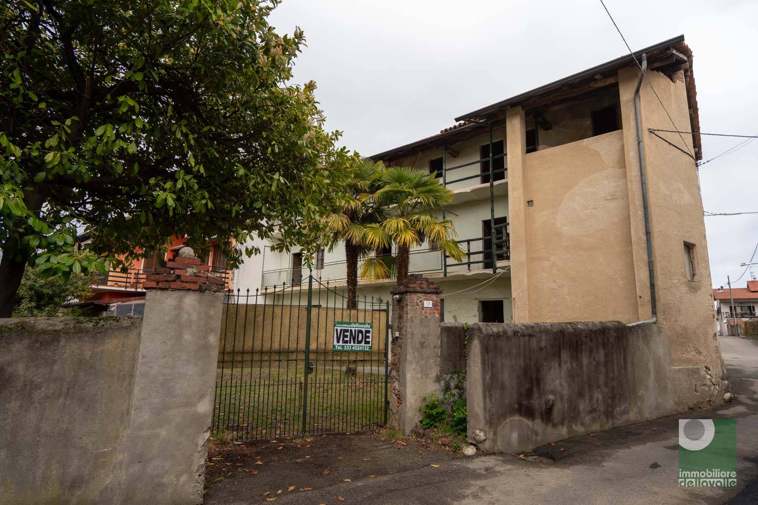 Cascina in vendita a Agrate Conturbia