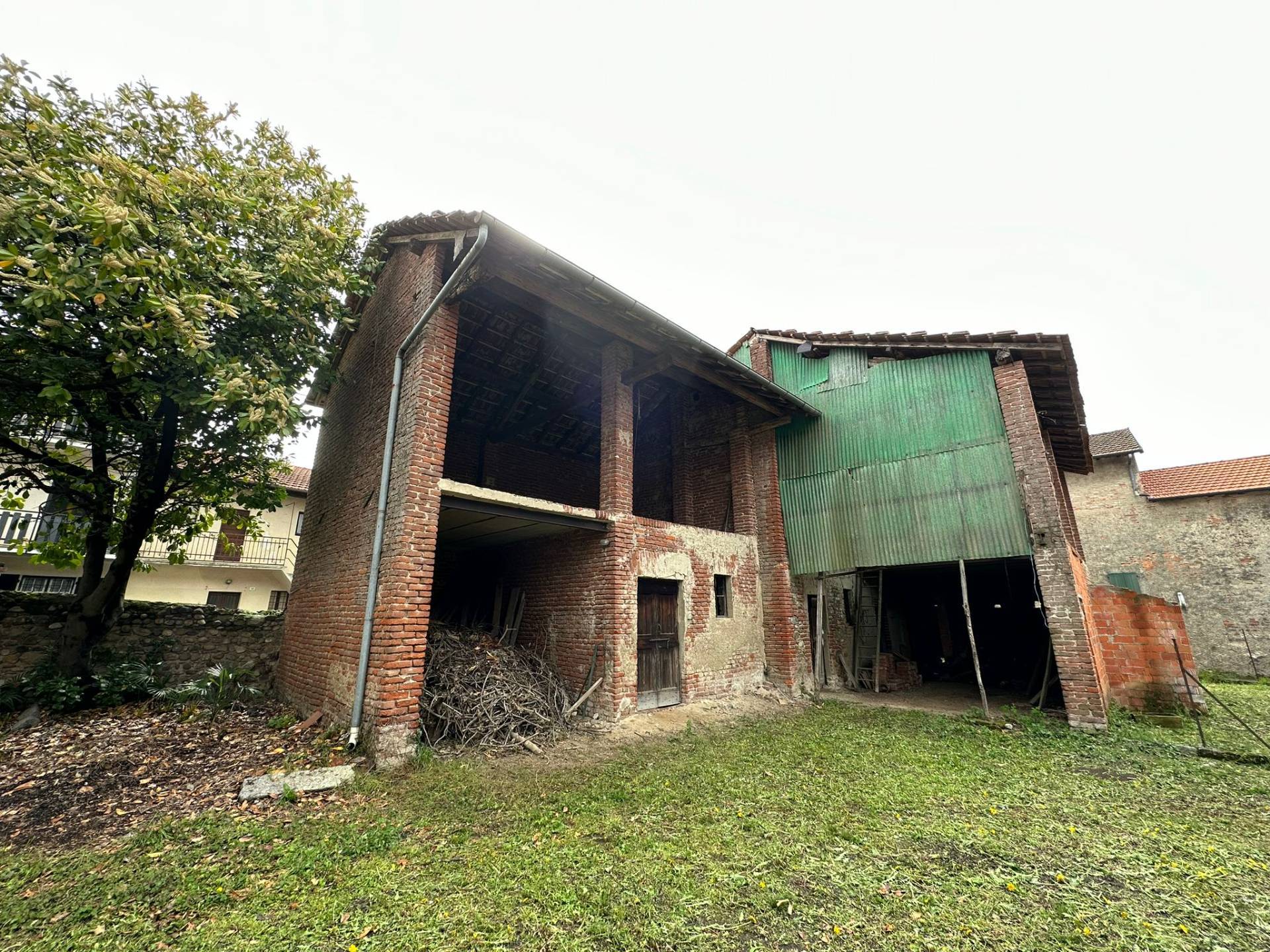 Cascina in vendita a Agrate Conturbia