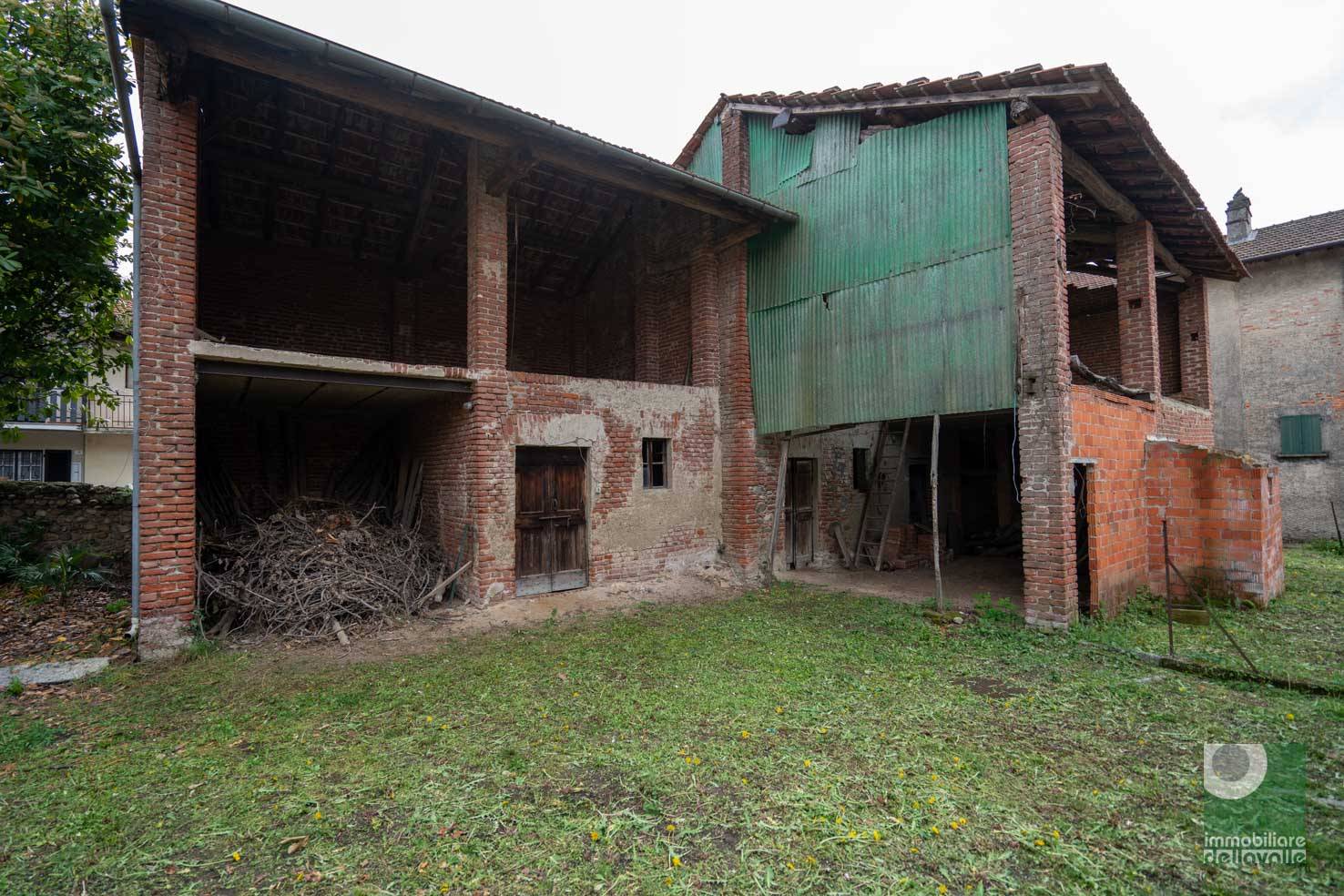 Cascina in vendita a Agrate Conturbia