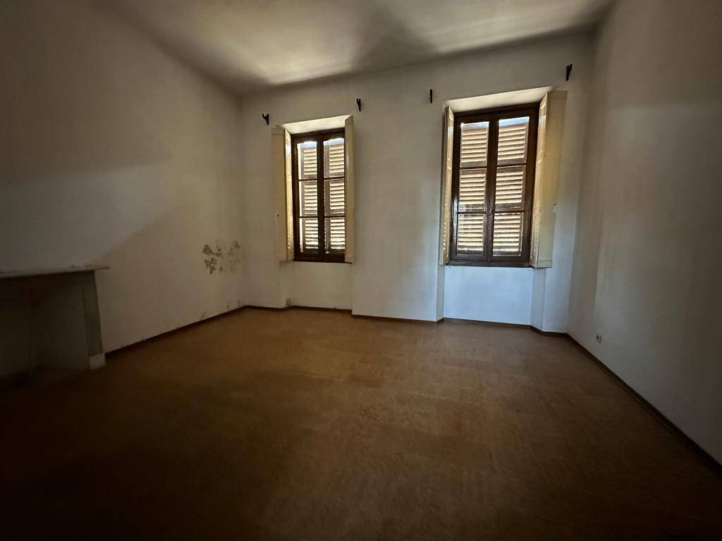 Casa di corte in vendita a Momo