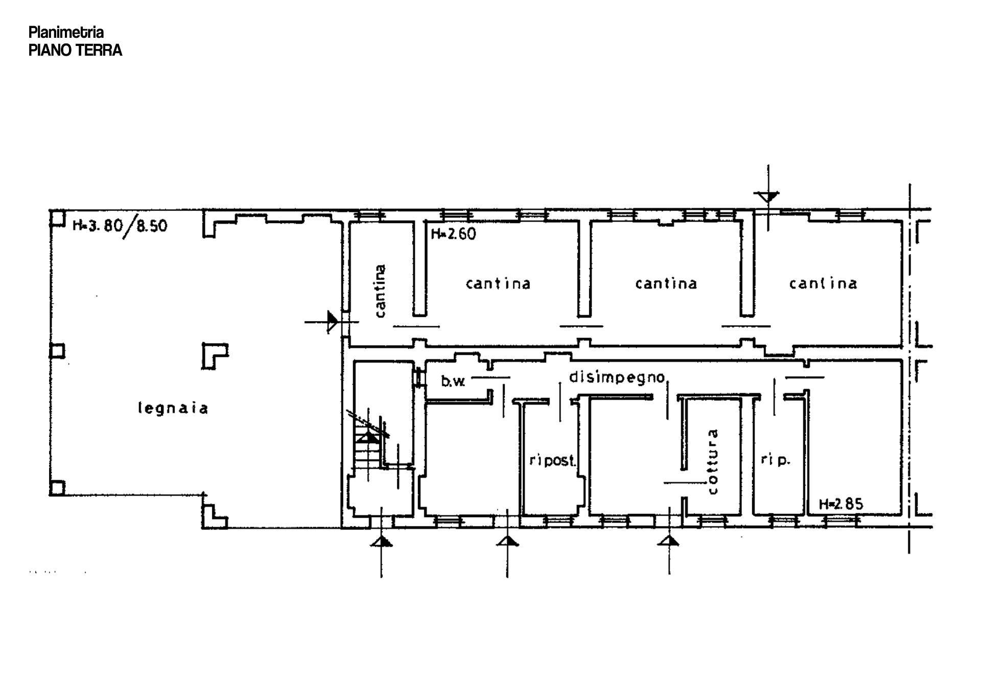 Porzione di cascina in vendita a Oleggio