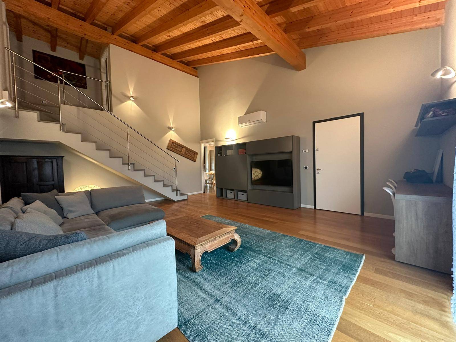 Appartamento in villa singola in vendita a Oleggio