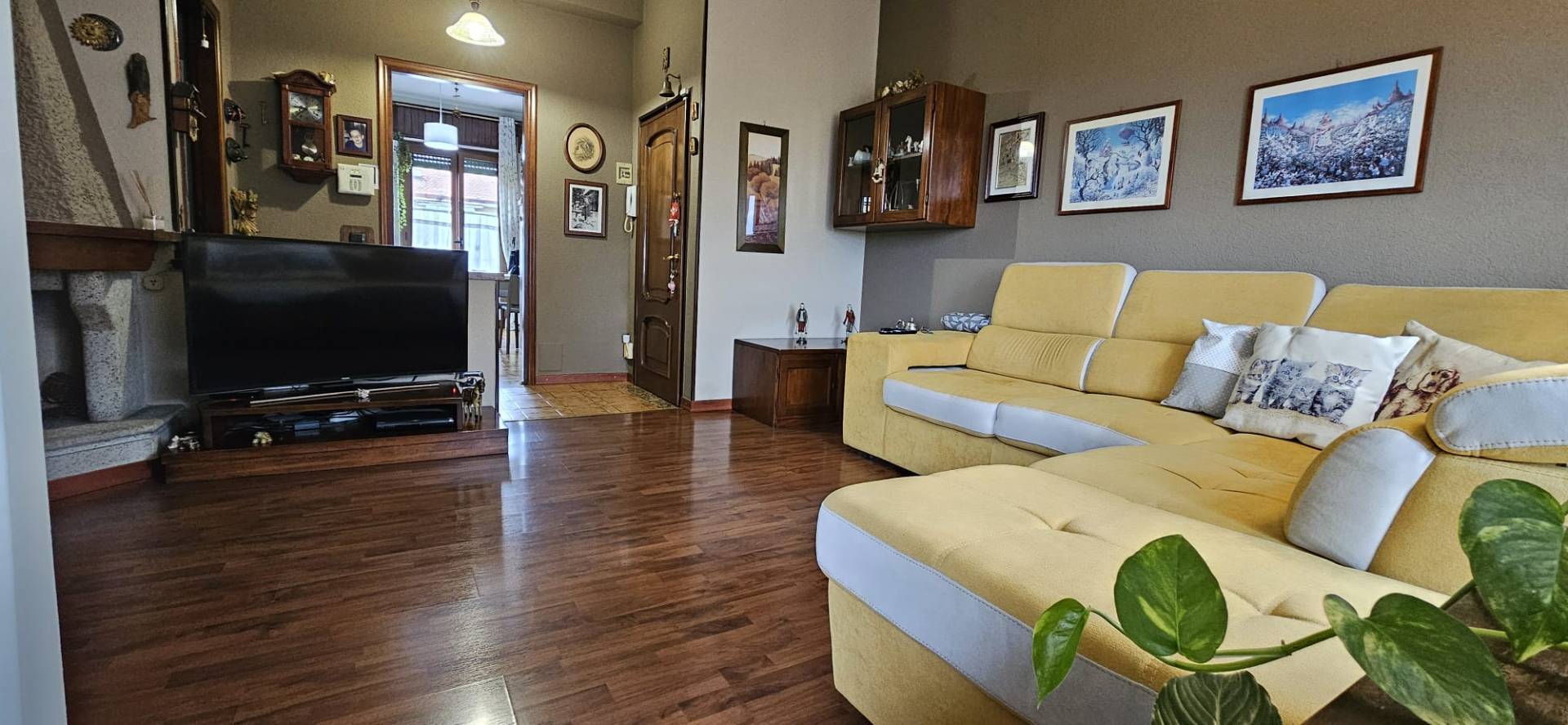 Appartamento in vendita a Oleggio, vicinanze centro