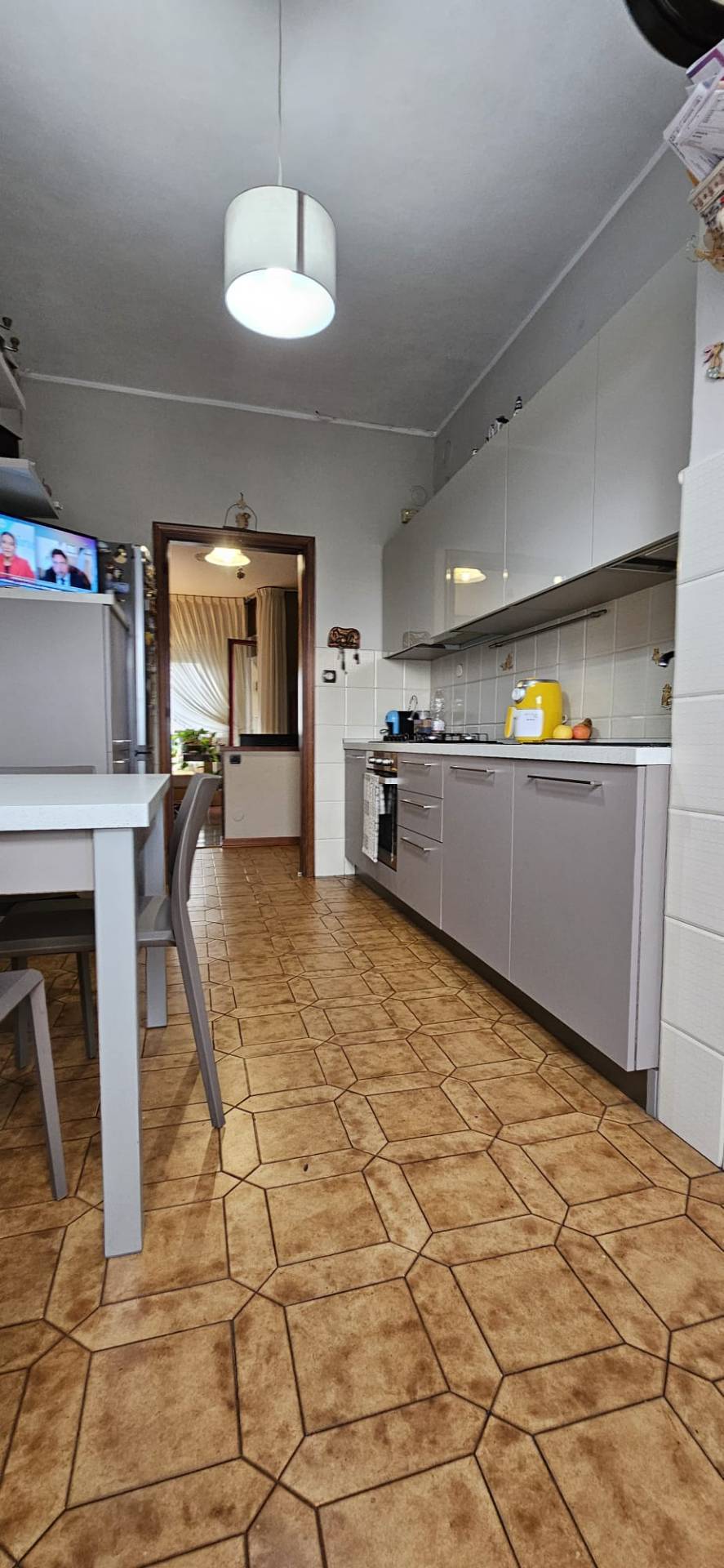 Appartamento in vendita a Oleggio, vicinanze centro