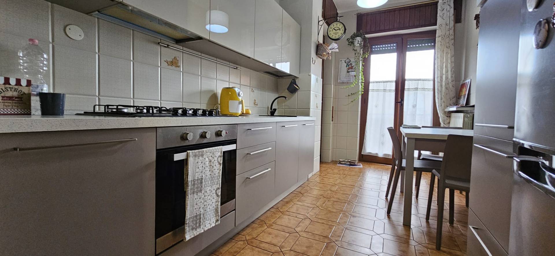 Appartamento in vendita a Oleggio, vicinanze centro