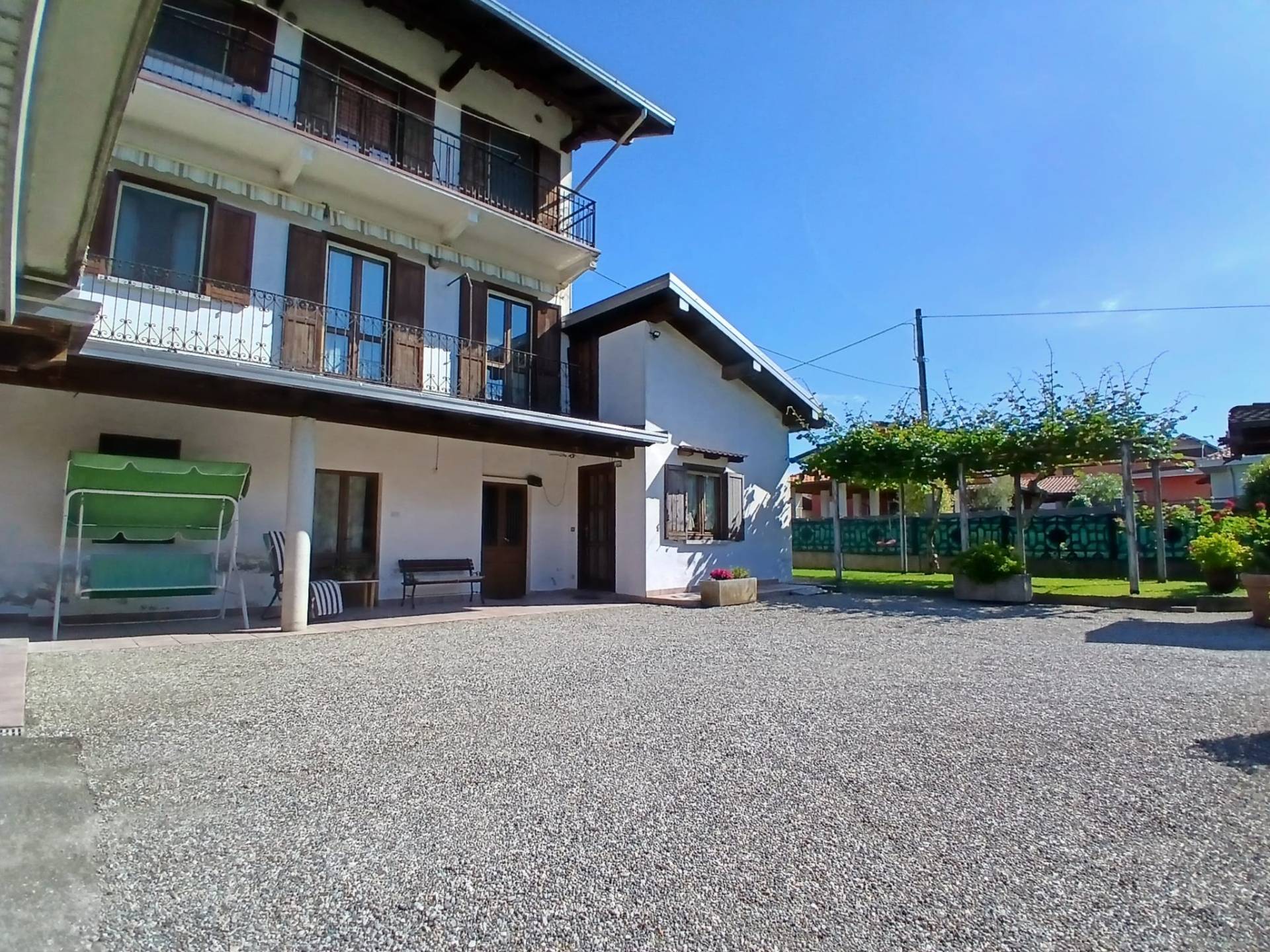 Porzione di casa in vendita a Bellinzago Novarese