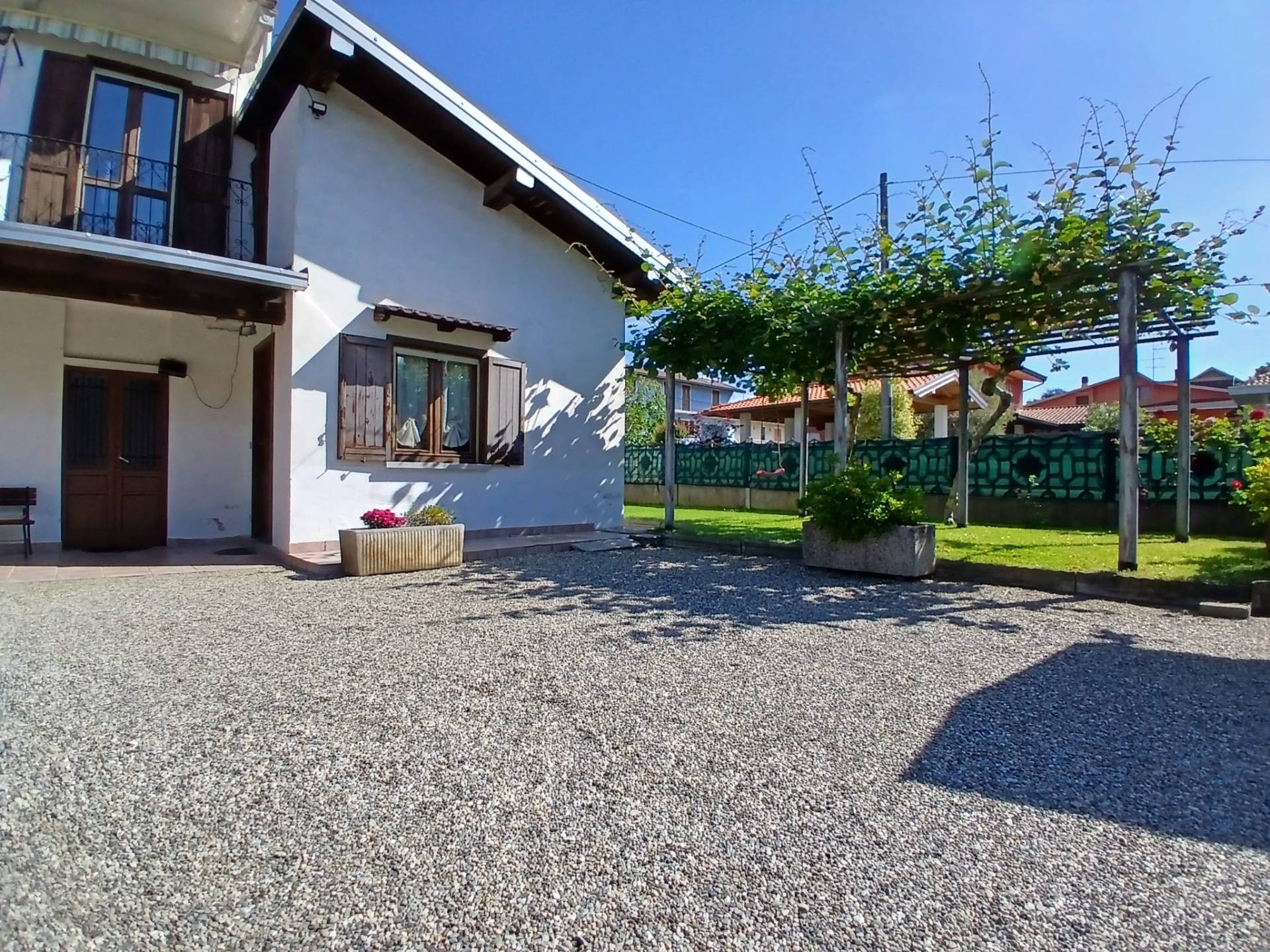 Porzione di casa in vendita a Bellinzago Novarese