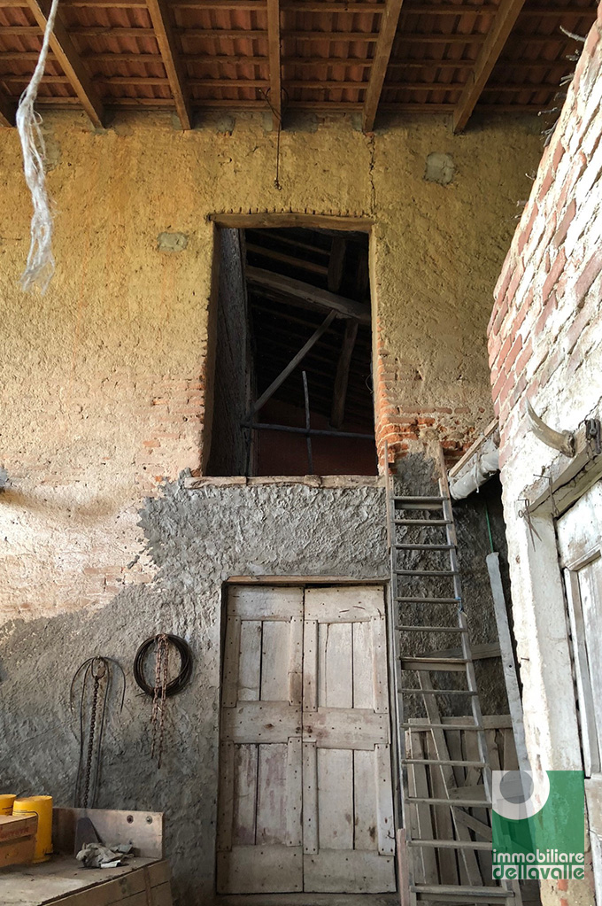 Cascina in vendita a Oleggio