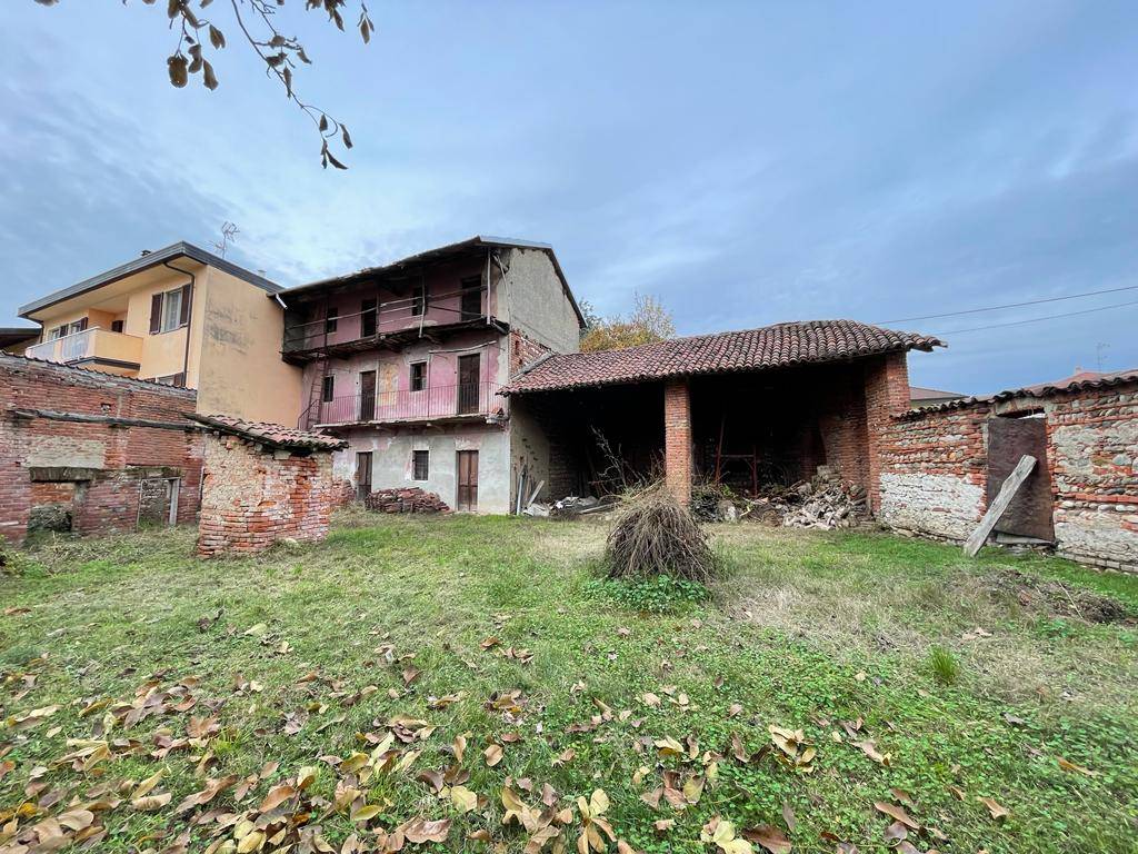 Cascina in vendita a Bellinzago Novarese