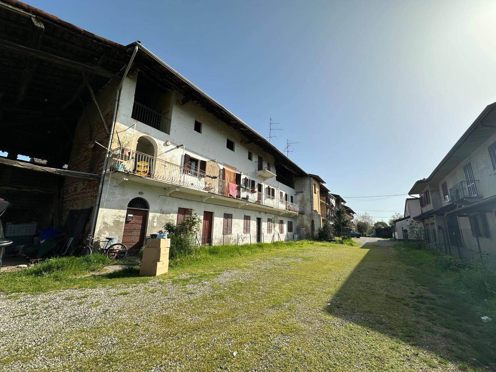 Porzione di cascina in vendita a Oleggio