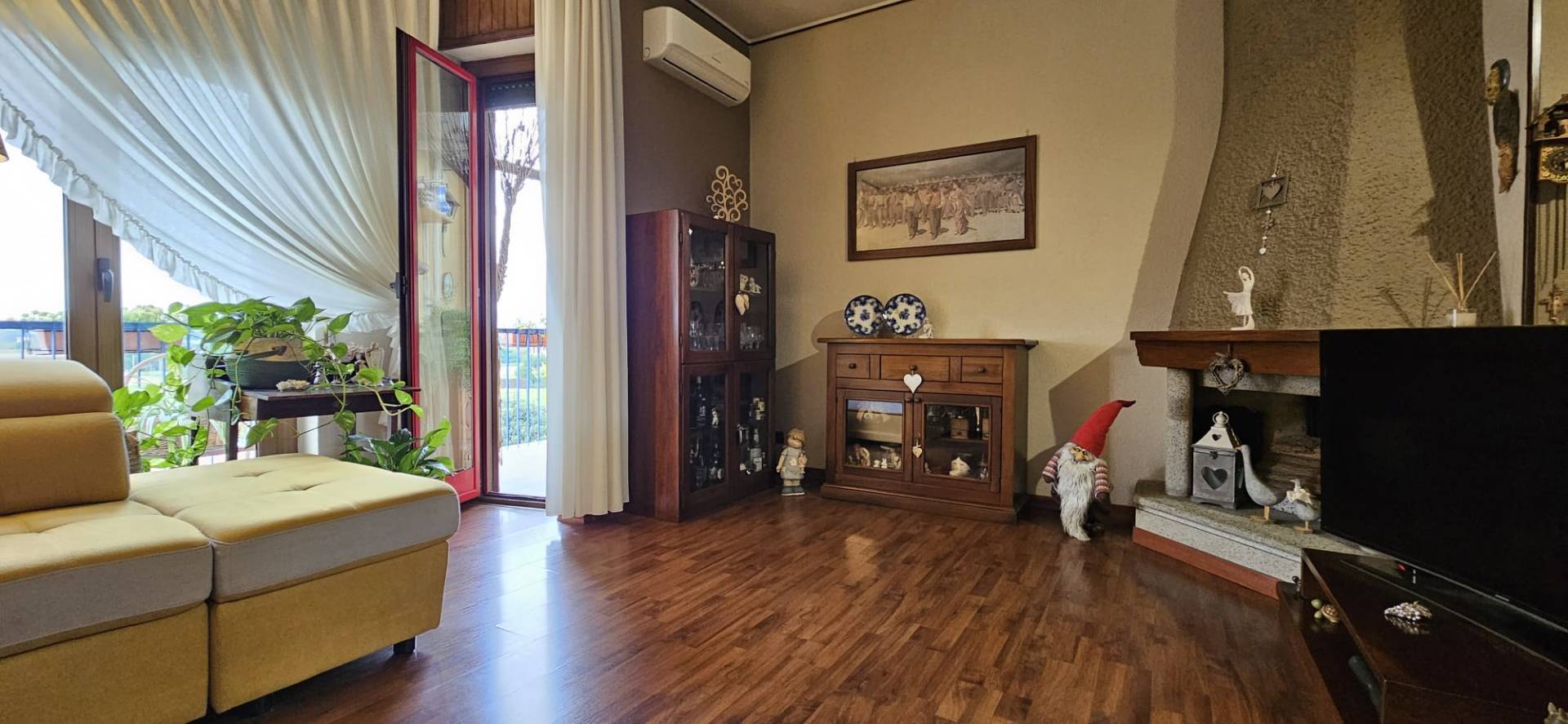 Appartamento in vendita a Oleggio, vicinanze centro