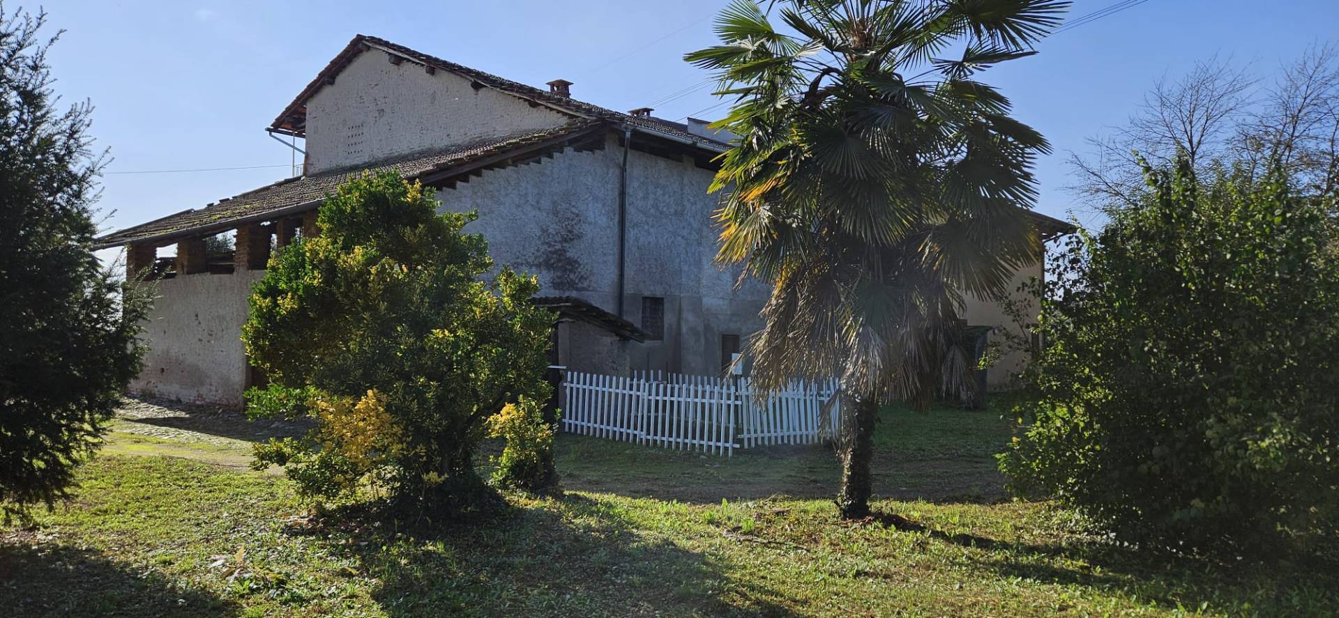 Cascina in vendita a Oleggio