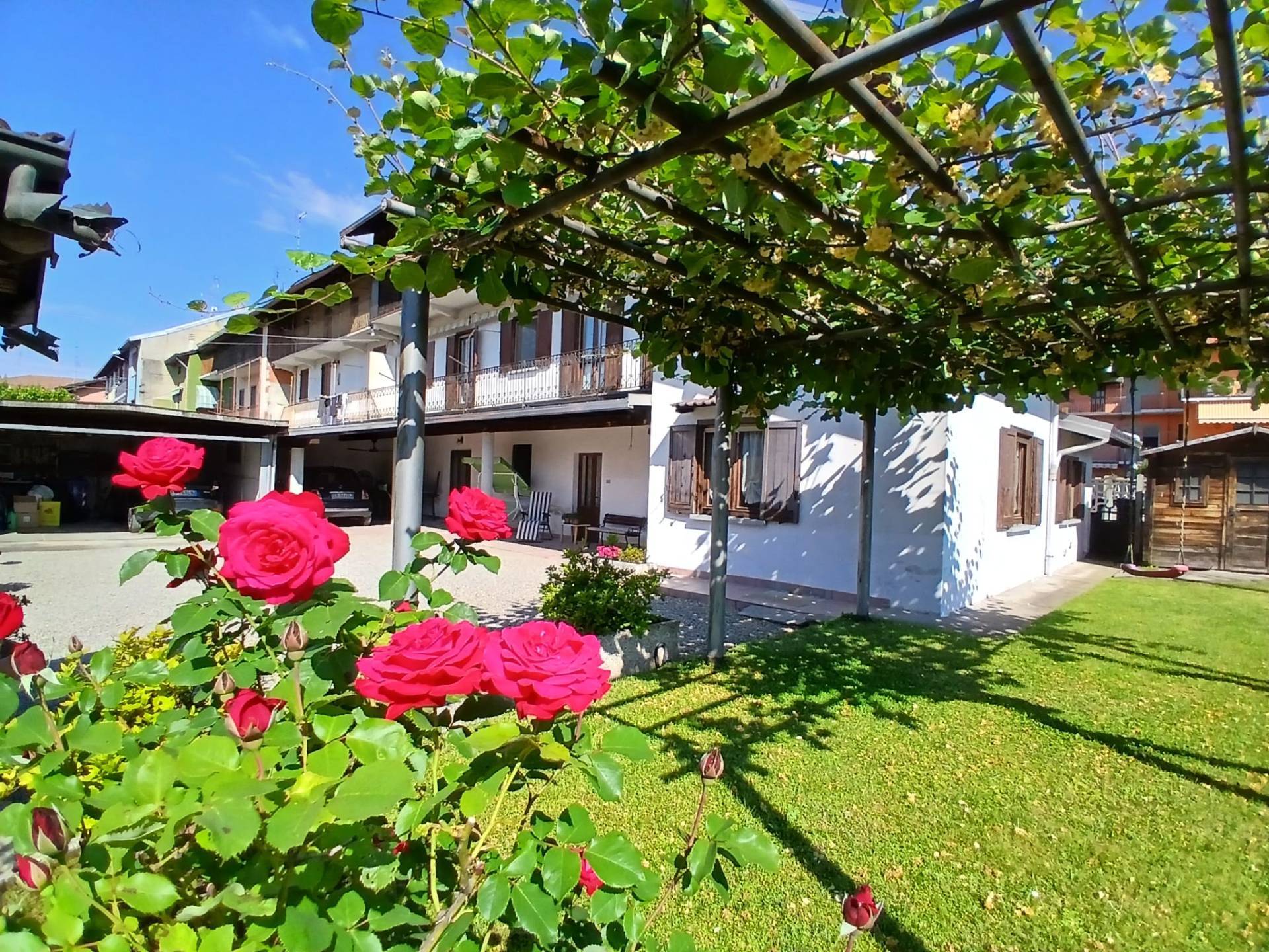 Porzione di casa in vendita a Bellinzago Novarese