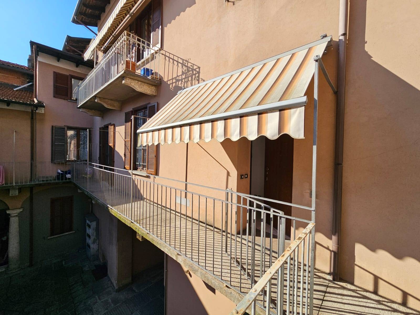 Appartamento in affitto a Oleggio, vicinanze centro