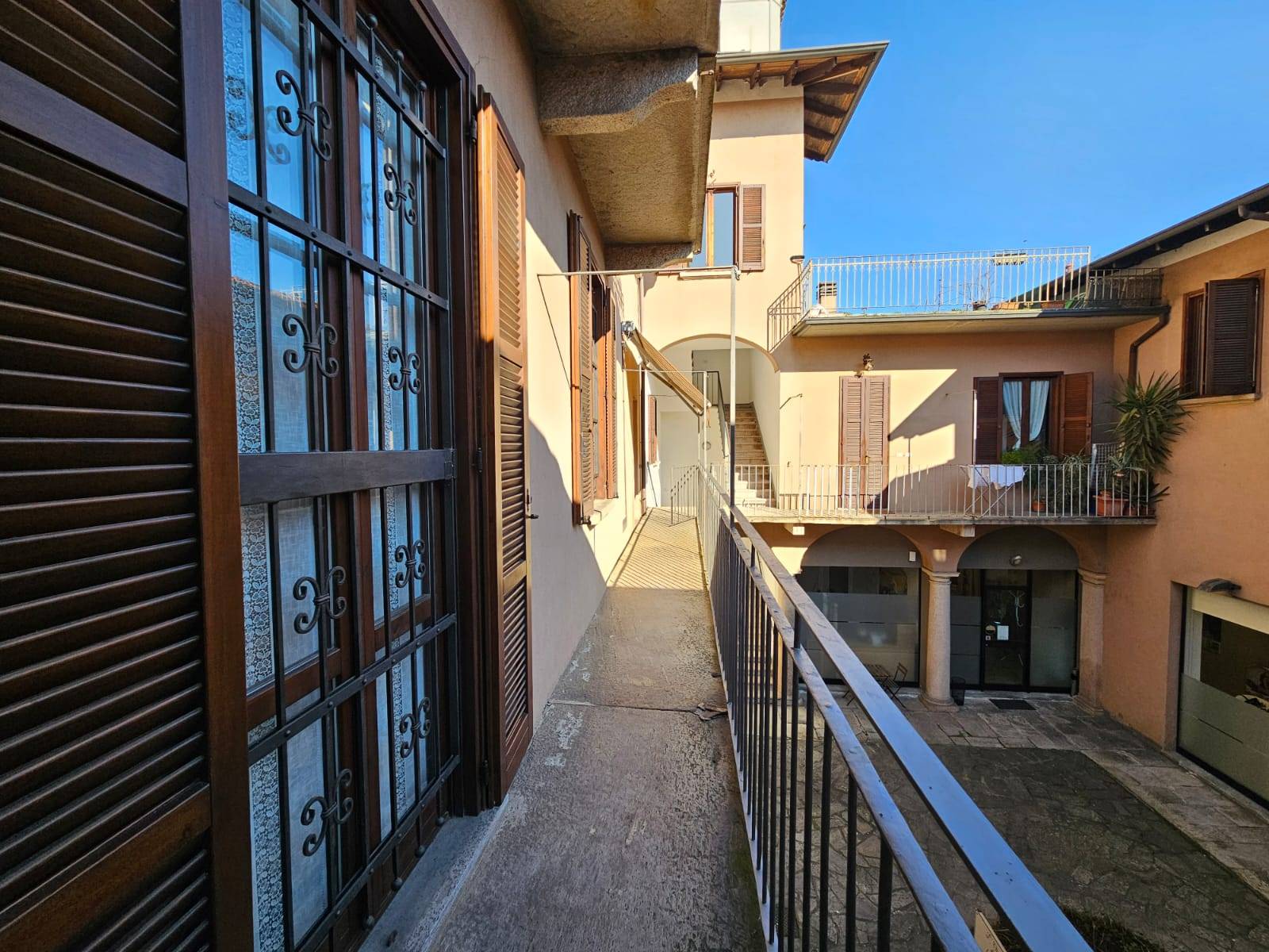 Appartamento in affitto a Oleggio, vicinanze centro