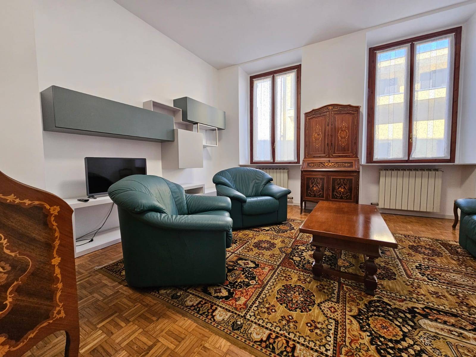 Appartamento in affitto a Oleggio, vicinanze centro