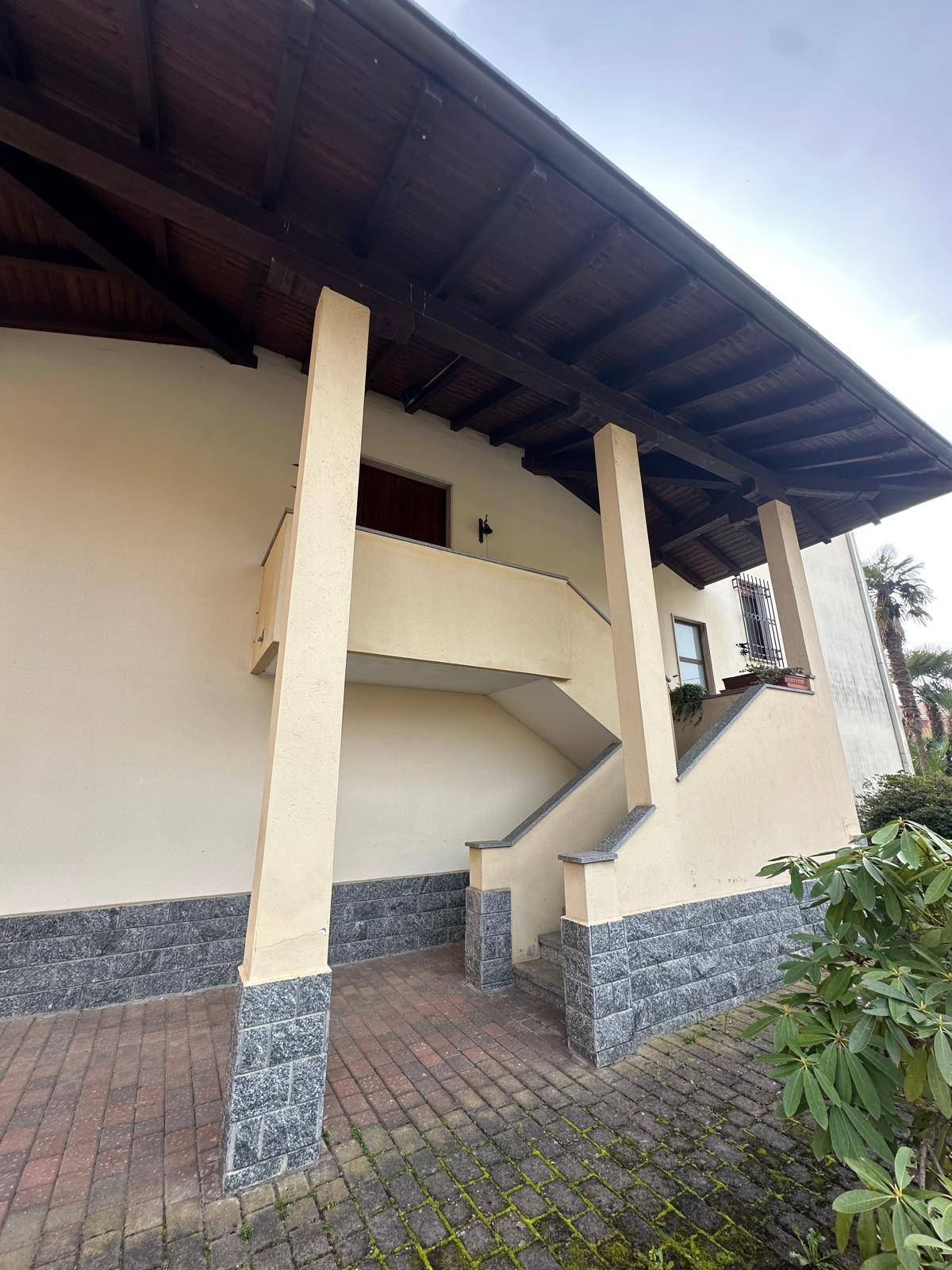 Villa bifamiliare in vendita a Marano Ticino