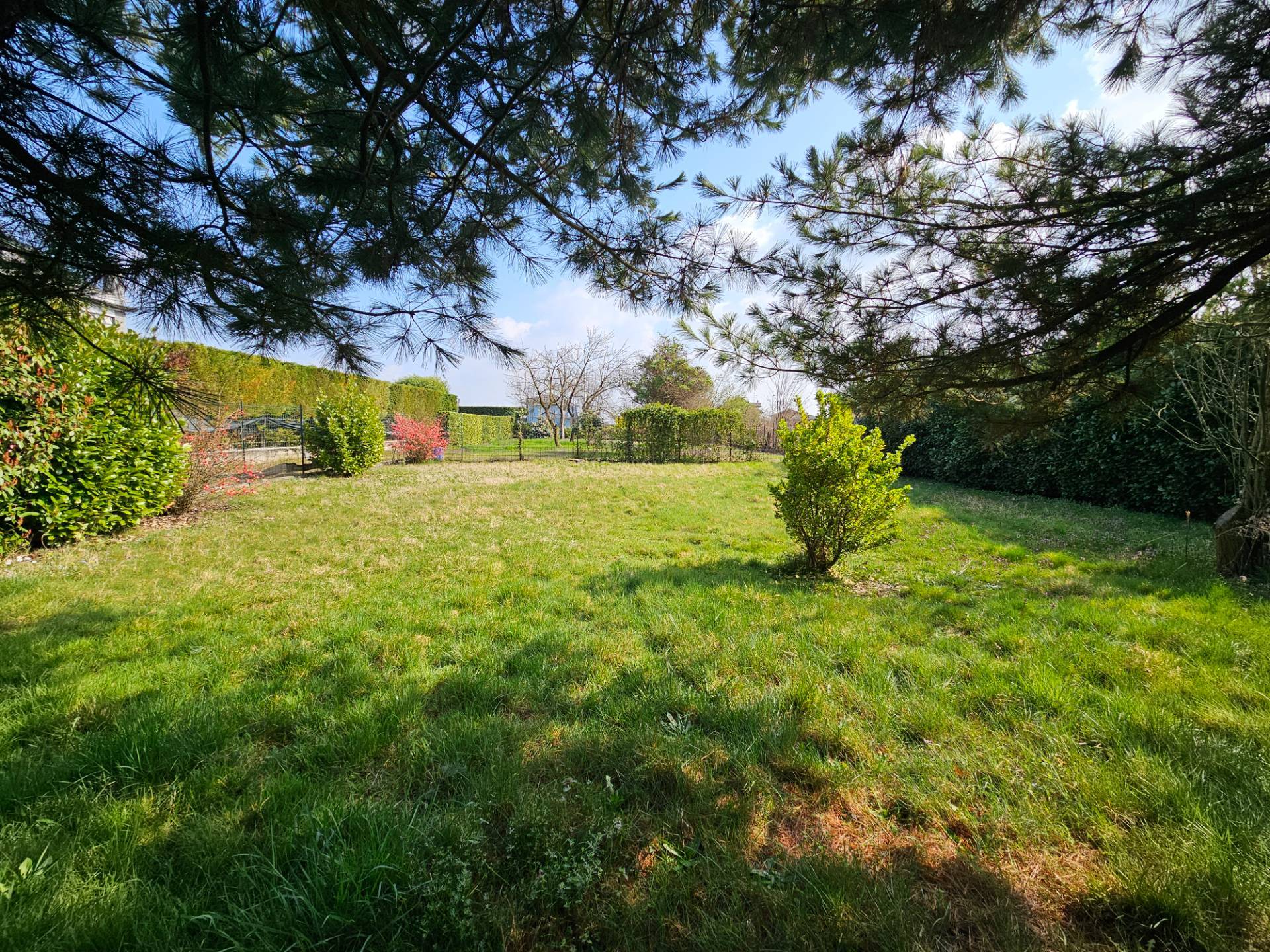 Villa bifamiliare in vendita a Bellinzago Novarese