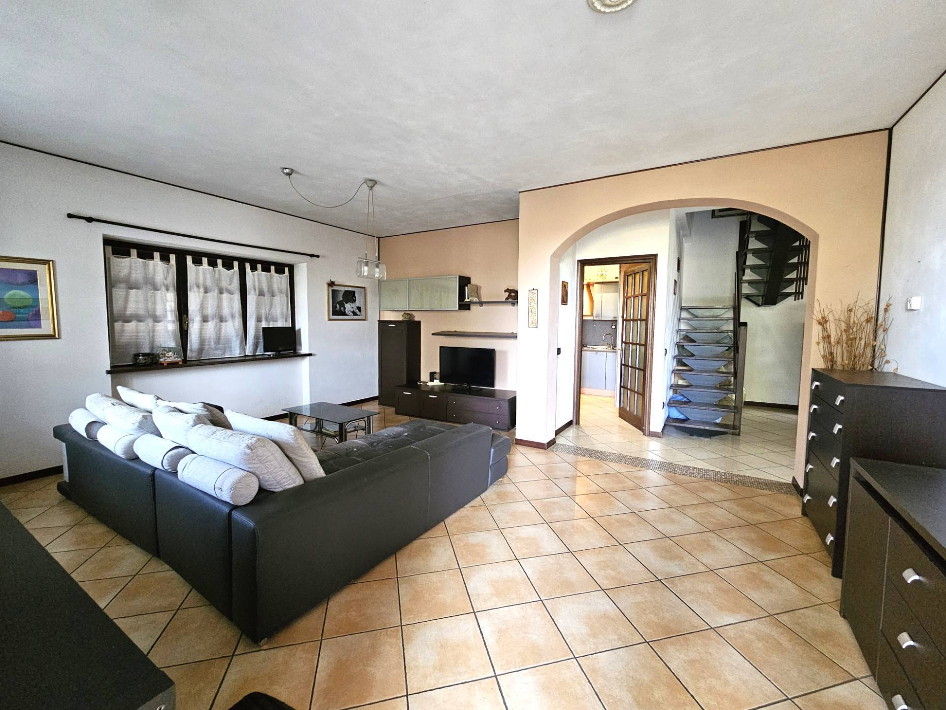 Villa bifamiliare in vendita a Bellinzago Novarese