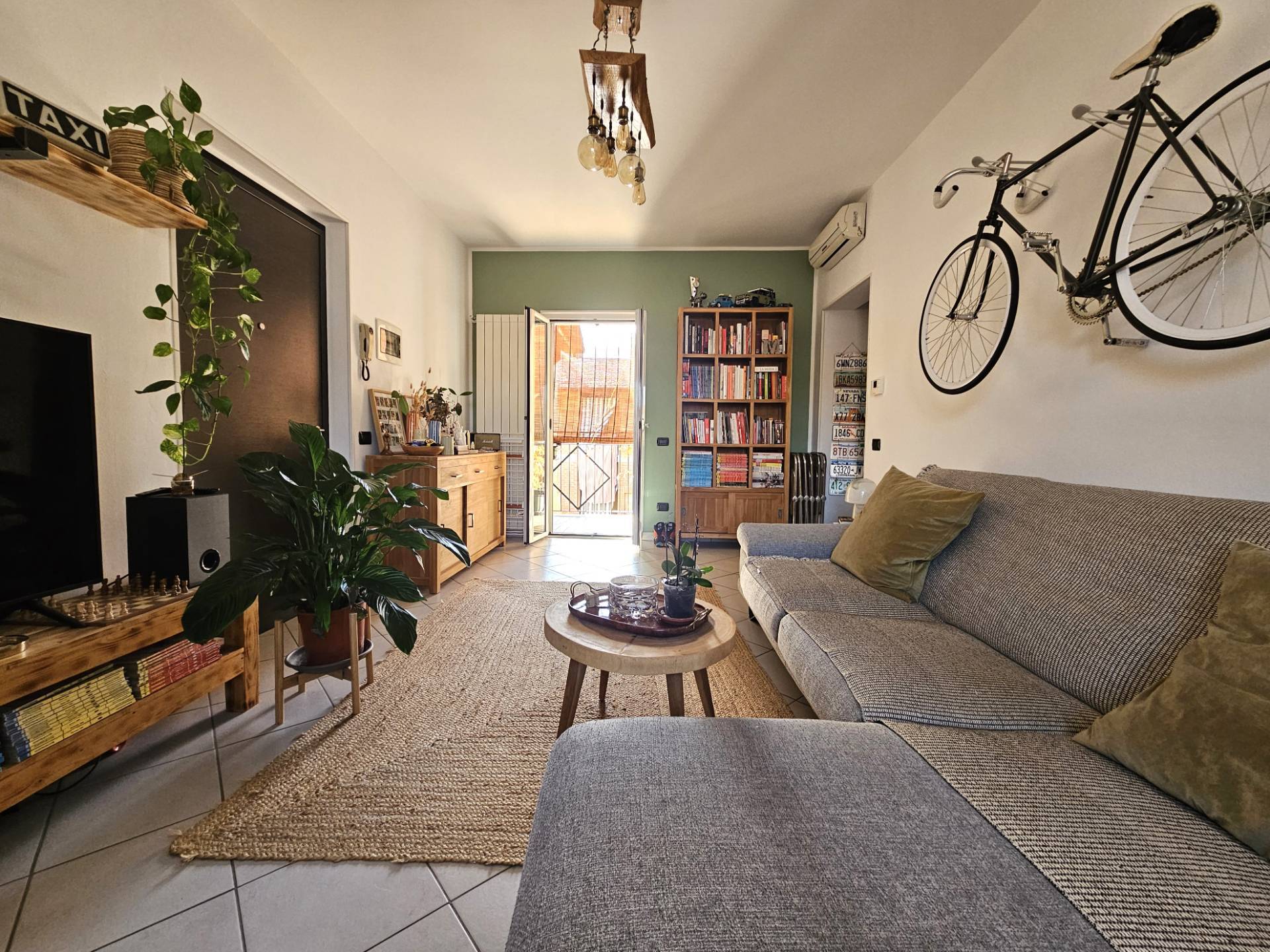 Appartamento in vendita a Oleggio, vicinanze centro