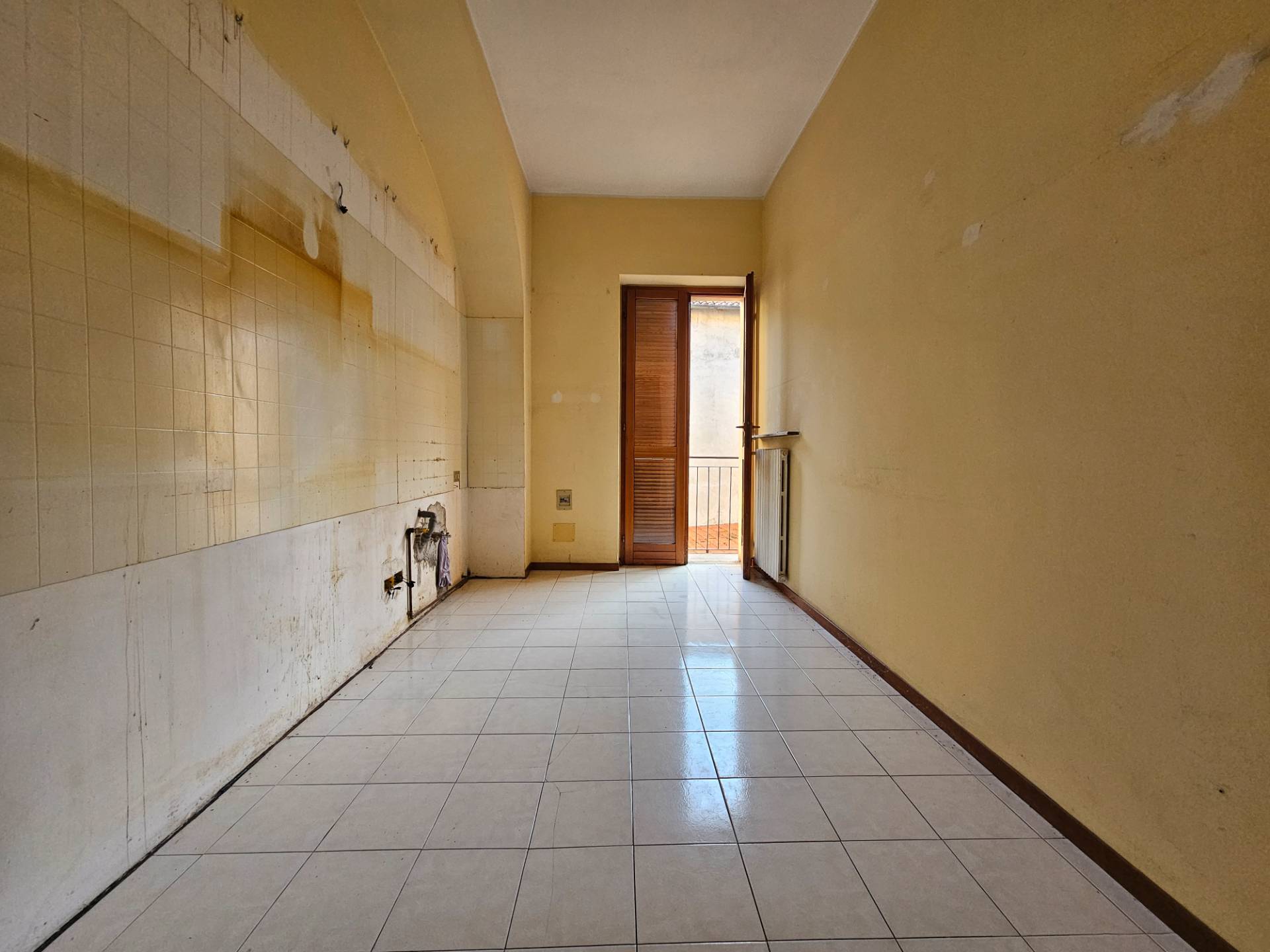 Appartamento in vendita a Oleggio, vicinanze centro