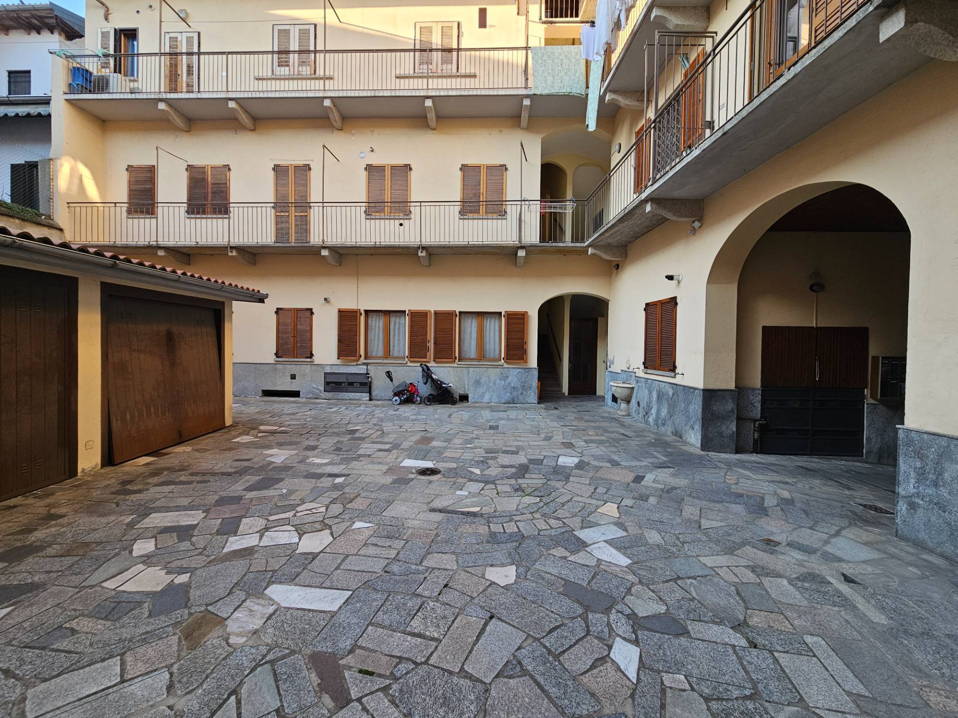 Appartamento in vendita a Oleggio, vicinanze centro