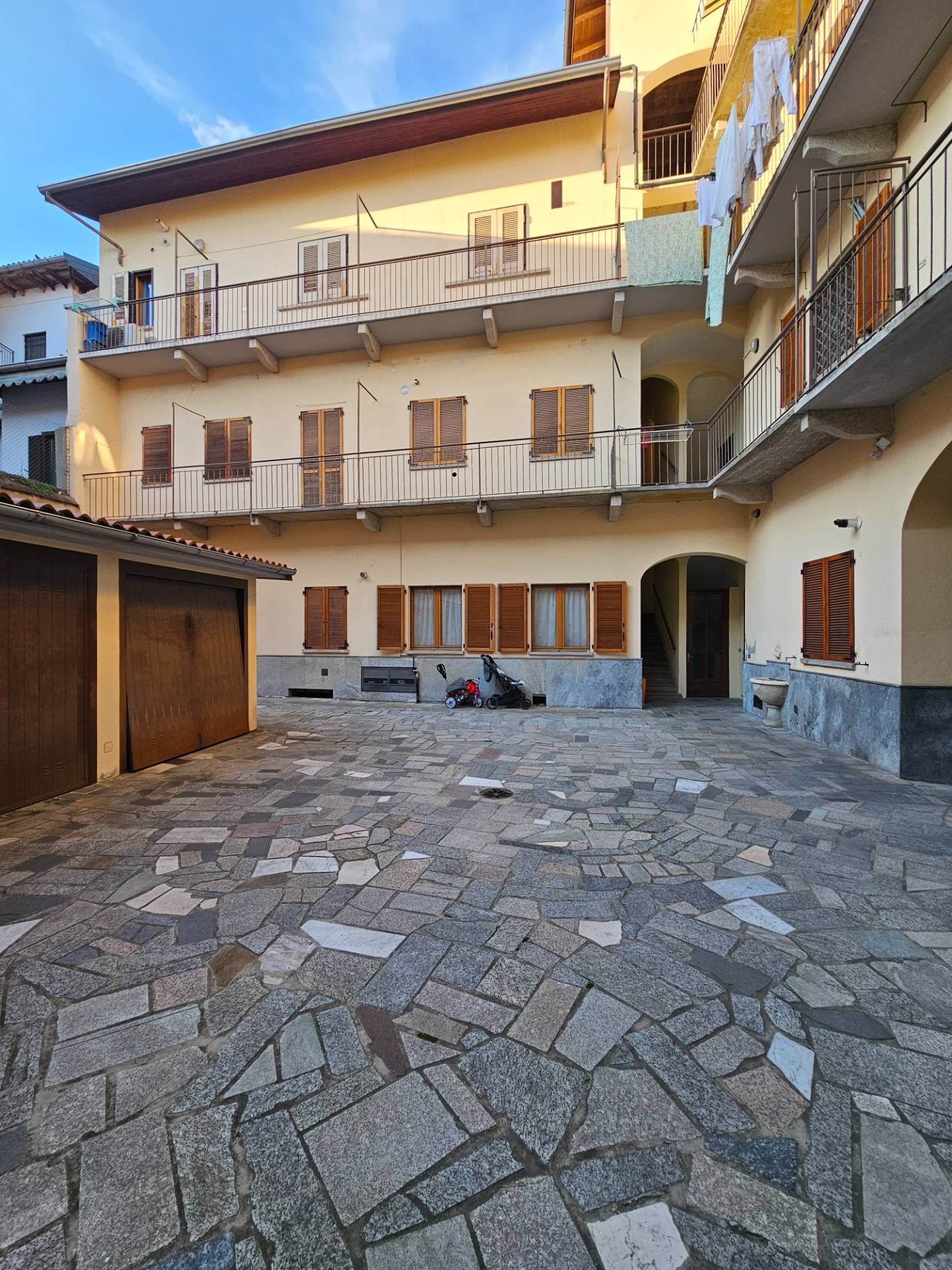 Appartamento in vendita a Oleggio, vicinanze centro