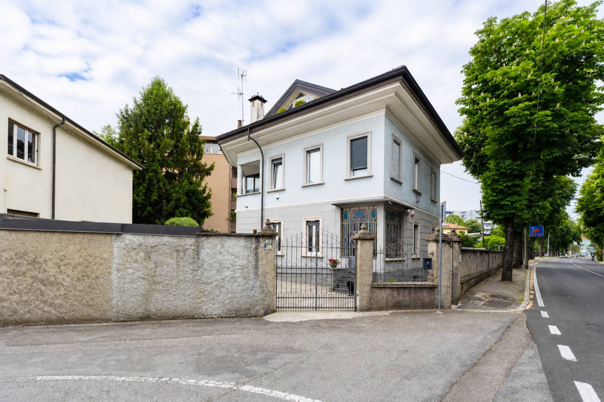 Villa bifamiliare in vendita a Busto Arsizio, S. Edoardo