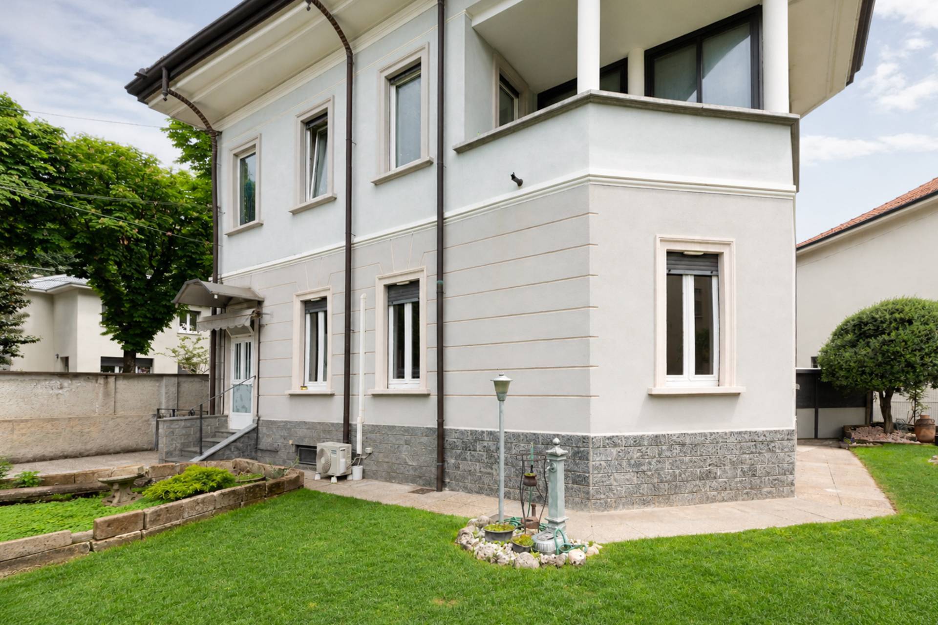 Villa bifamiliare in vendita a Busto Arsizio, S. Edoardo