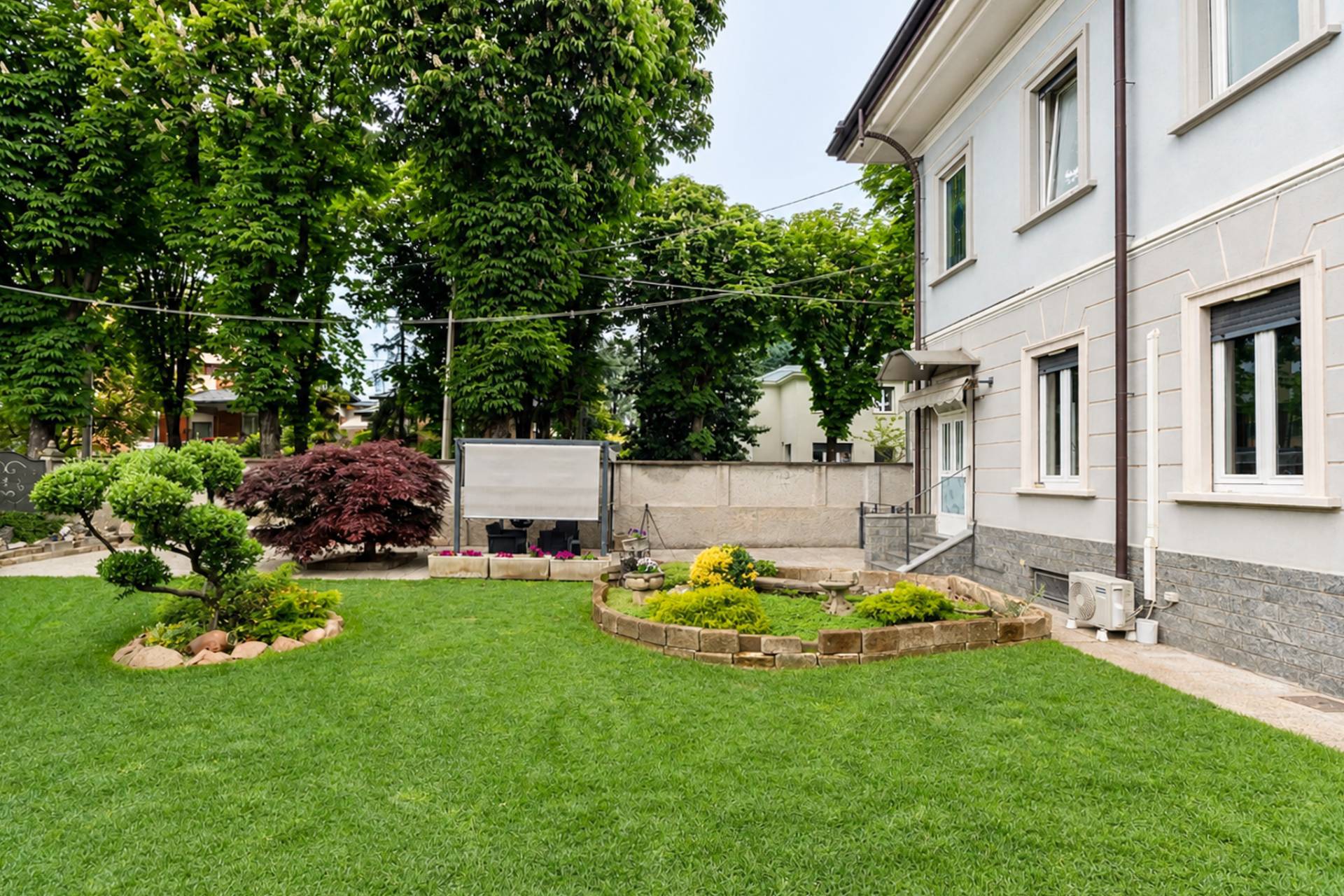Villa bifamiliare in vendita a Busto Arsizio, S. Edoardo