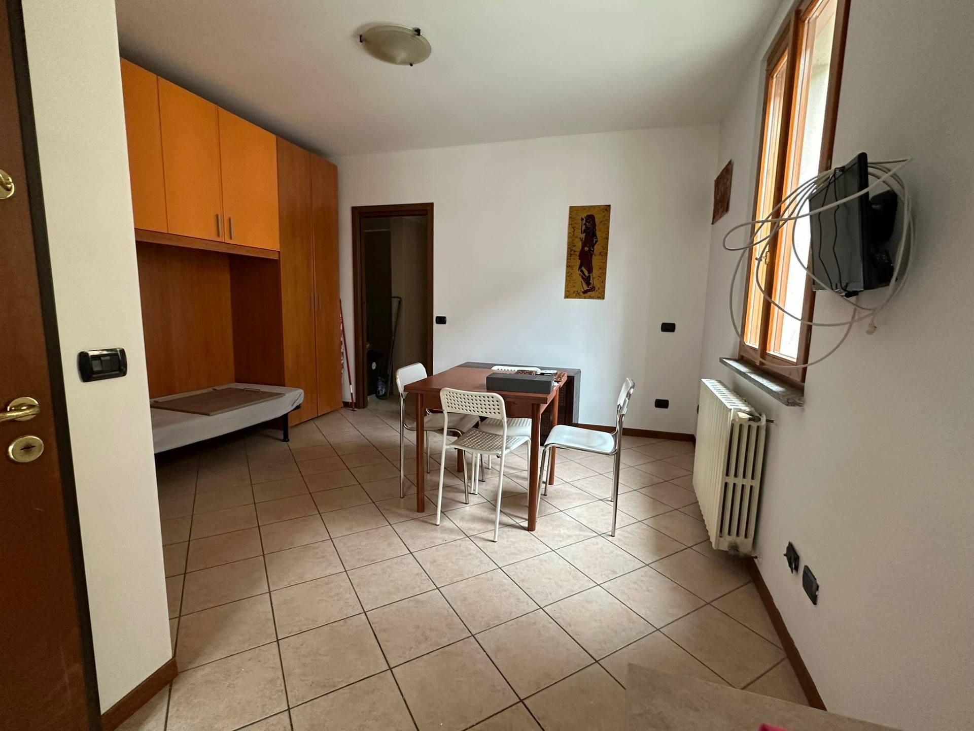 Appartamento in affitto a Oleggio, vicinanze centro