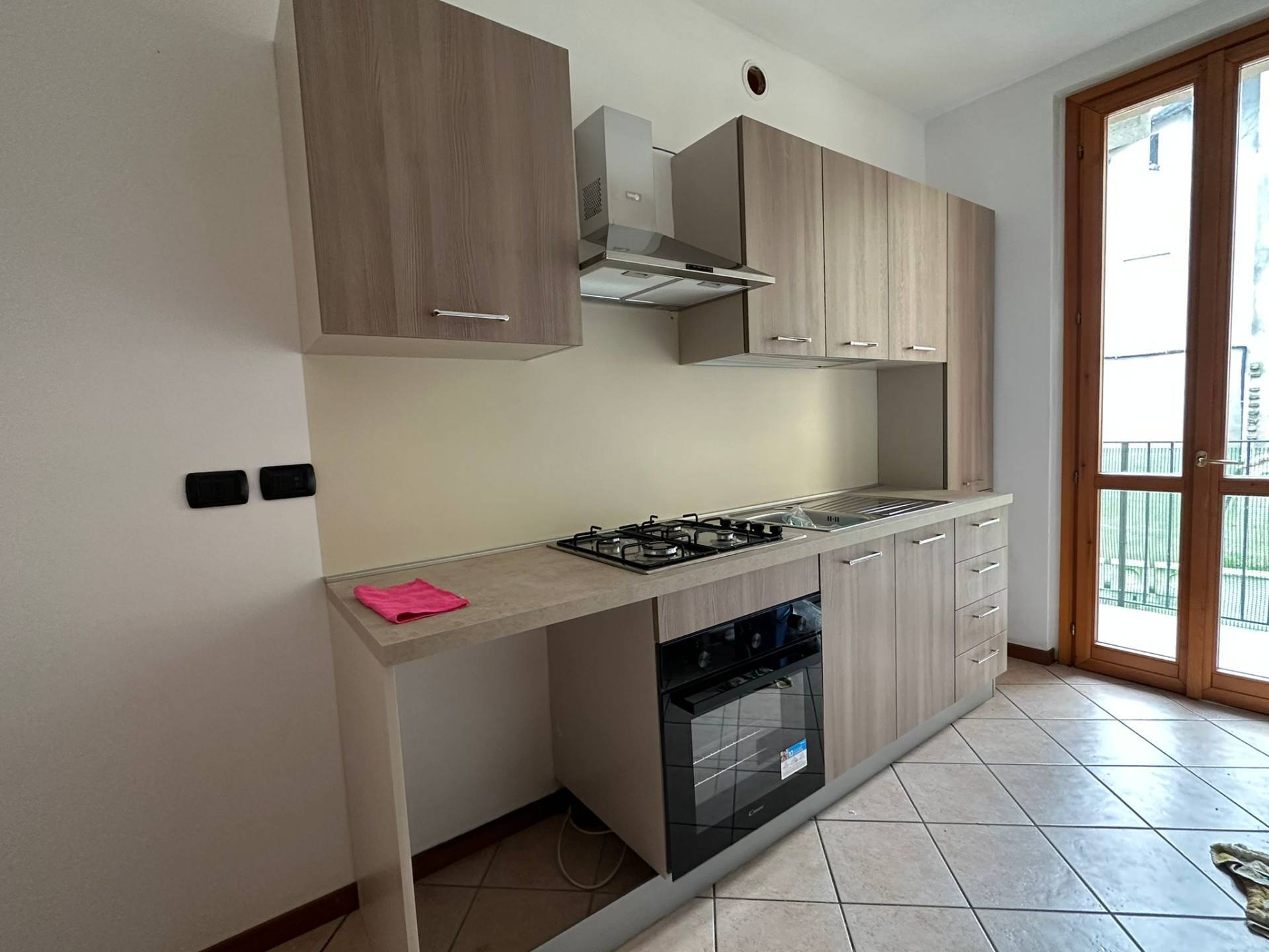 Appartamento in affitto a Oleggio, vicinanze centro