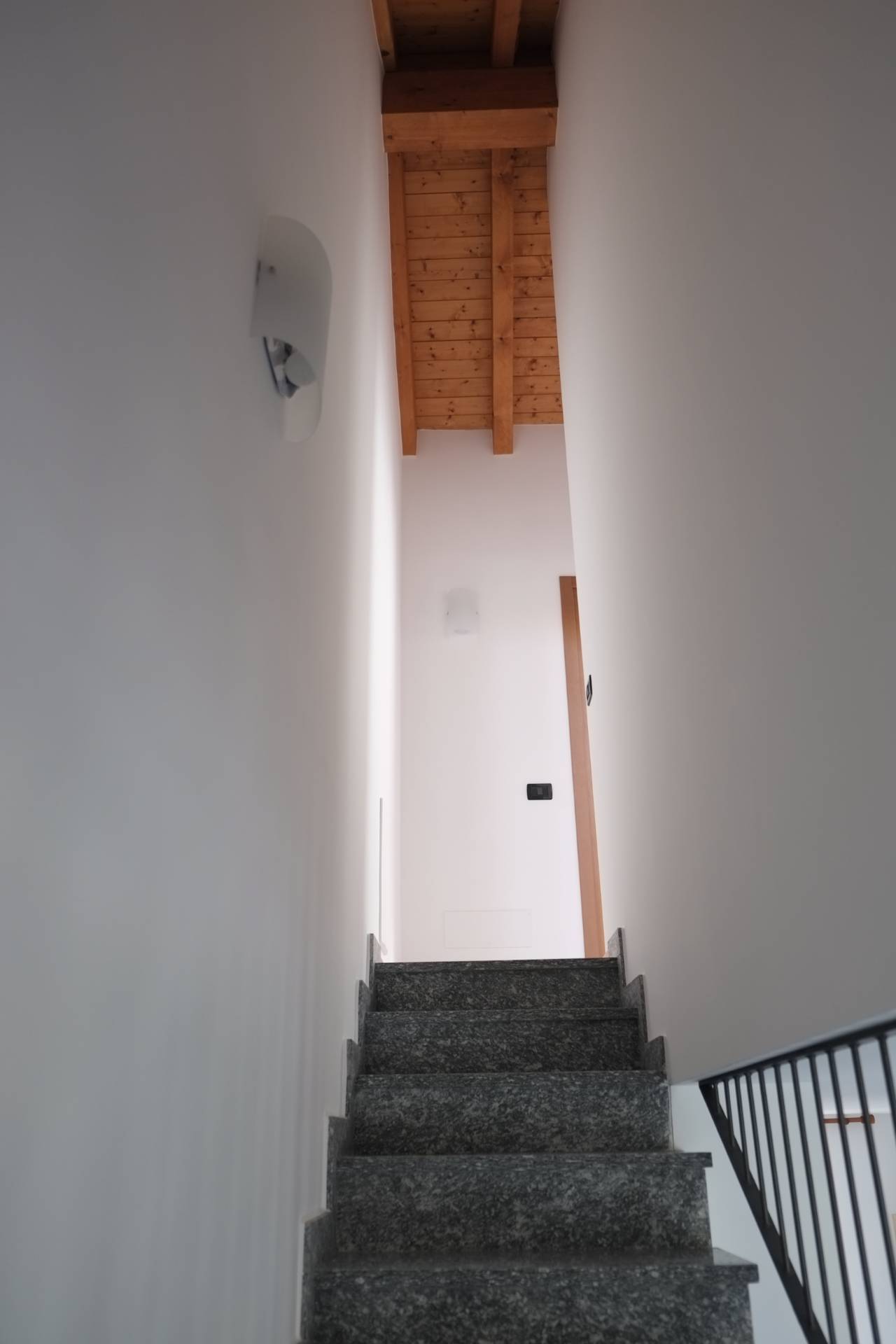 Appartamento in affitto a Oleggio, vicinanze centro