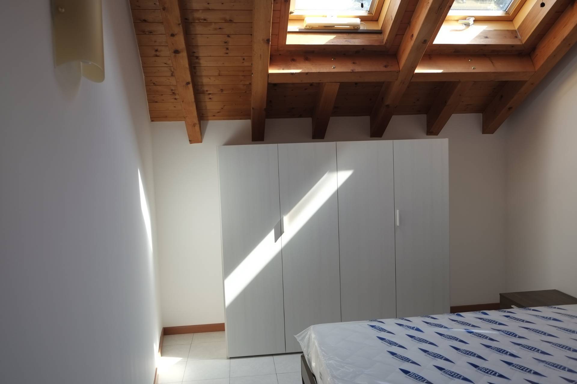 Appartamento in affitto a Oleggio, vicinanze centro