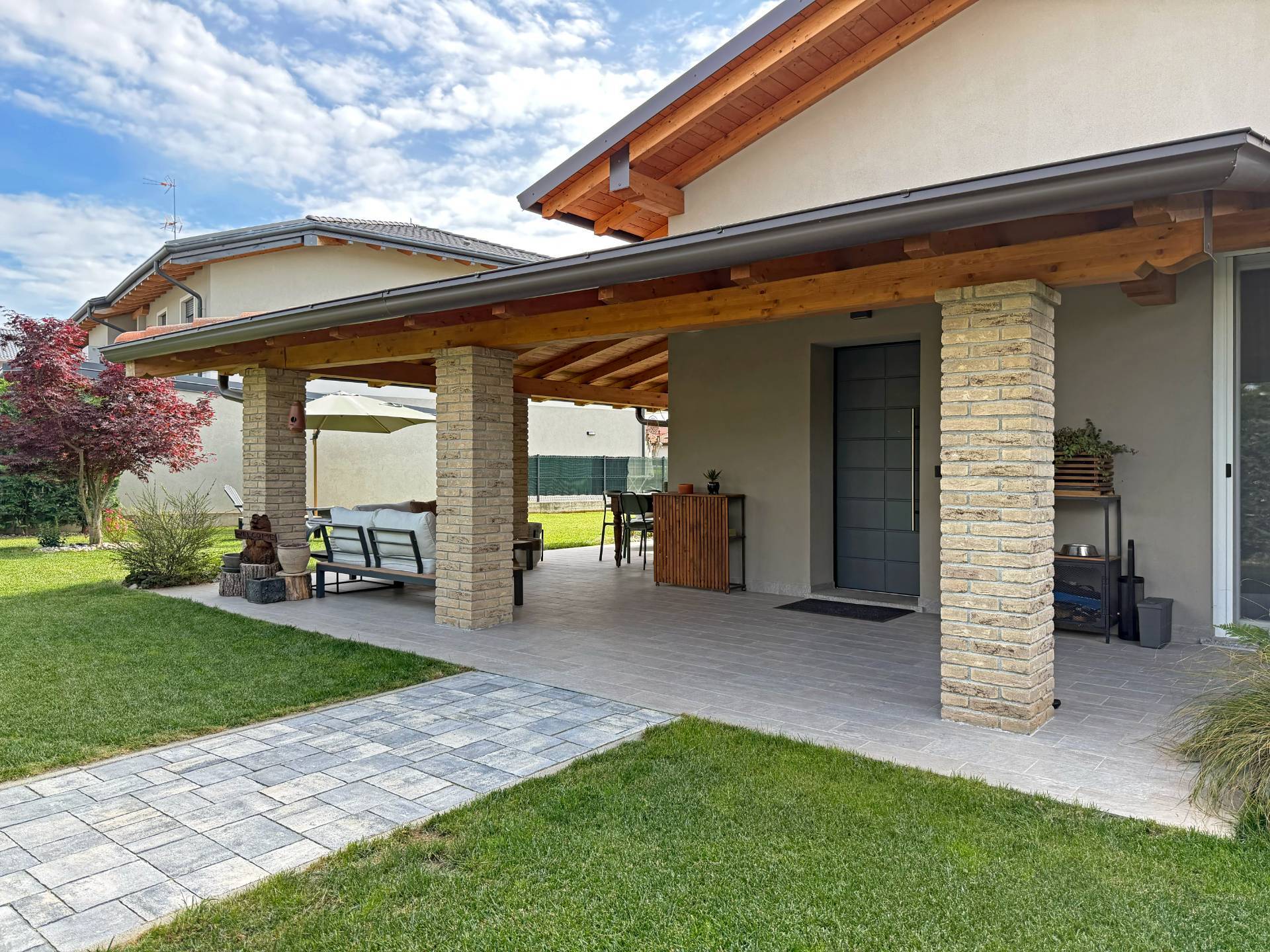 Villa in vendita a Oleggio