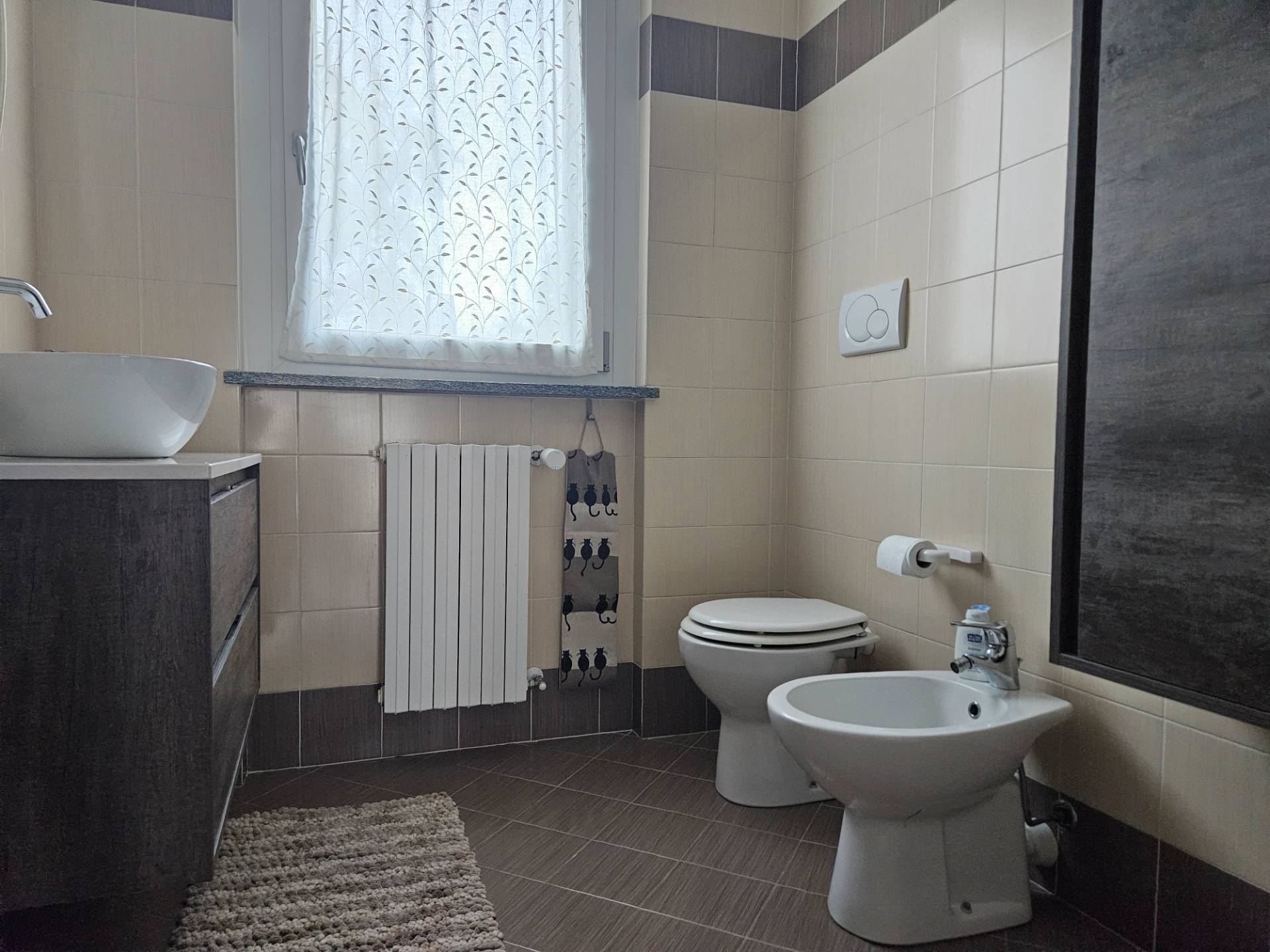 Villa bifamiliare in vendita a Oleggio, vicinanze centro