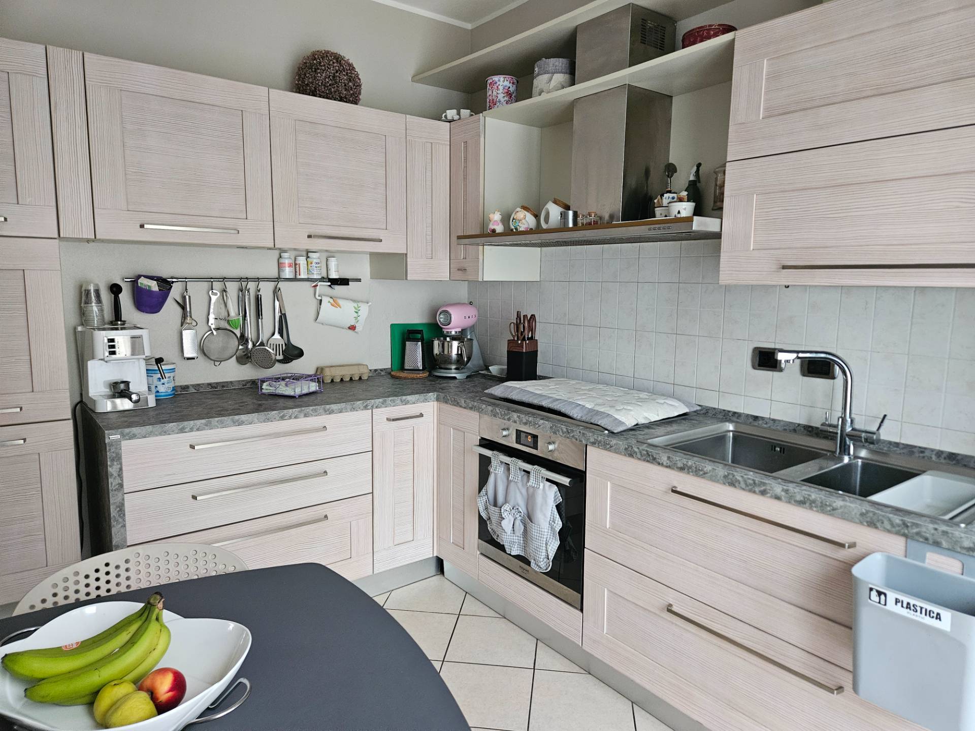Villa bifamiliare in vendita a Oleggio, vicinanze centro