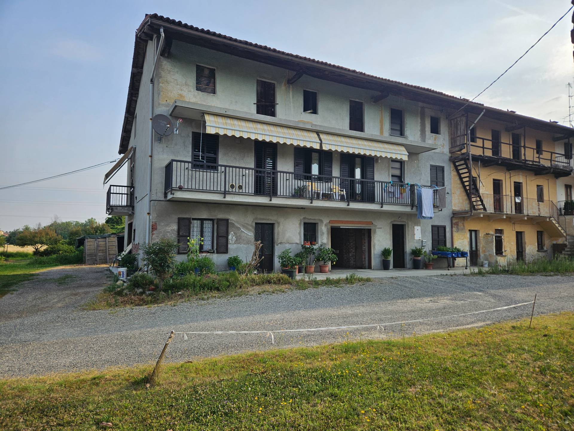 Cascina in vendita a Oleggio