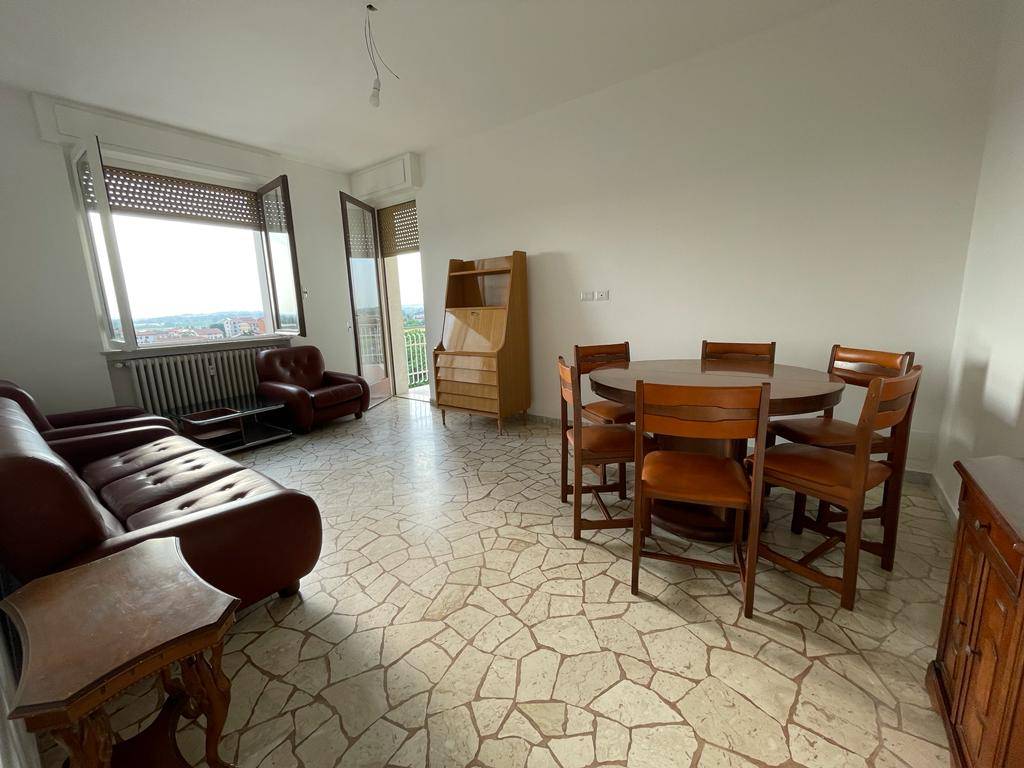Appartamento in affitto a Oleggio